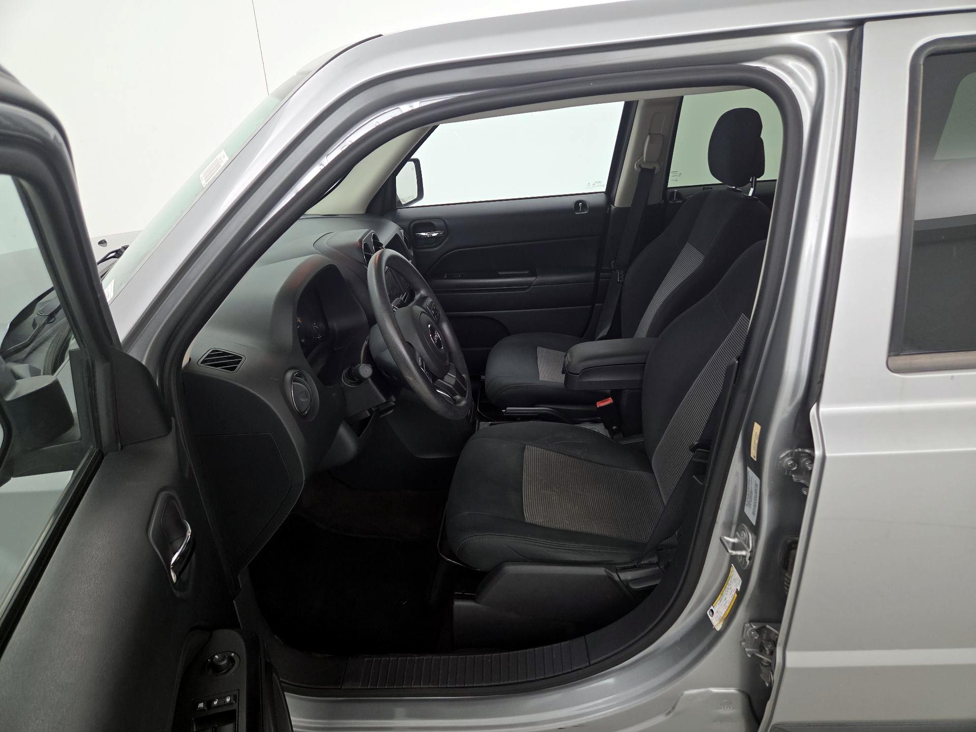 Thumbnail: 2015 Jeep Patriot - 11