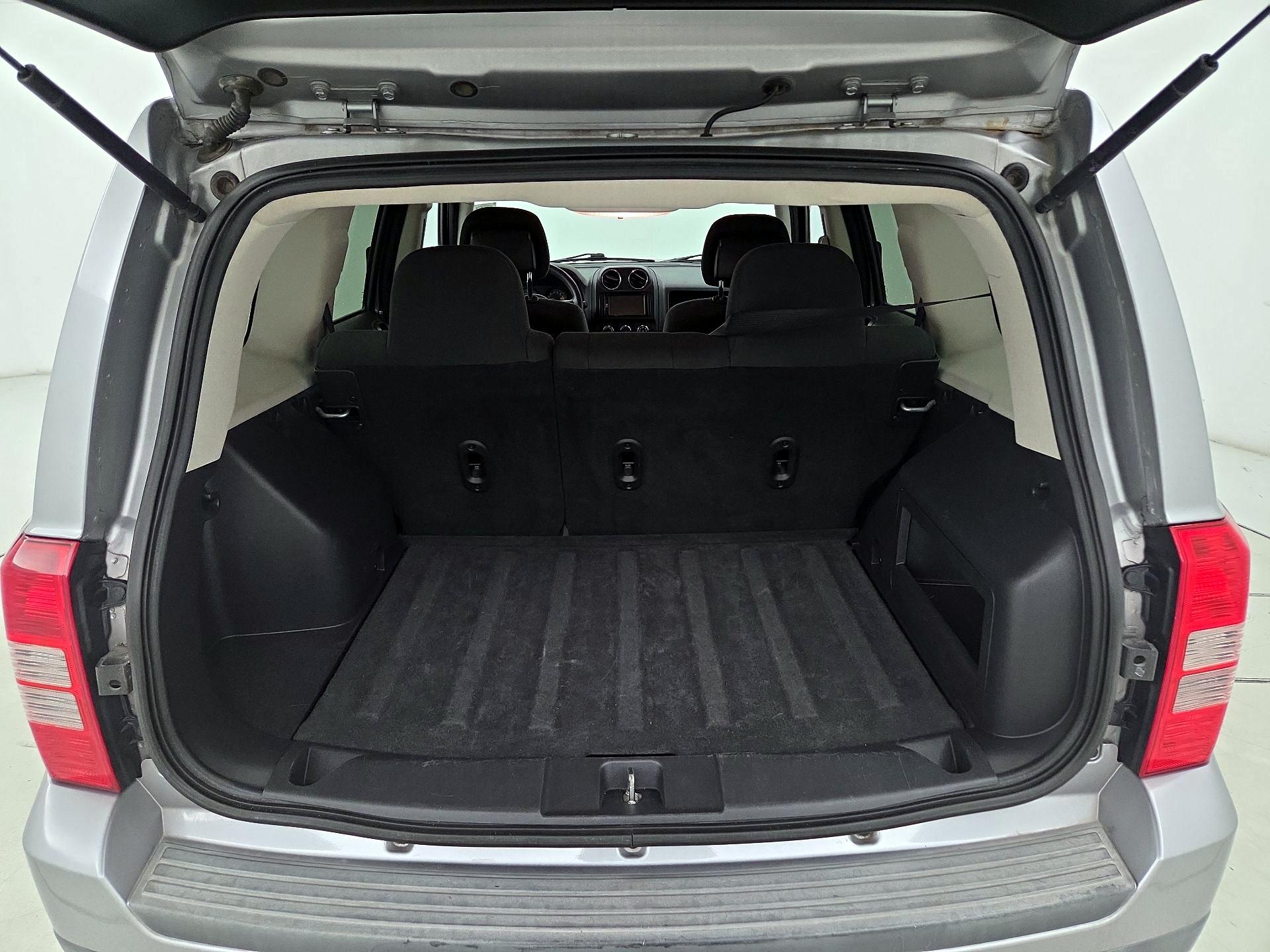 Thumbnail: 2015 Jeep Patriot - 18