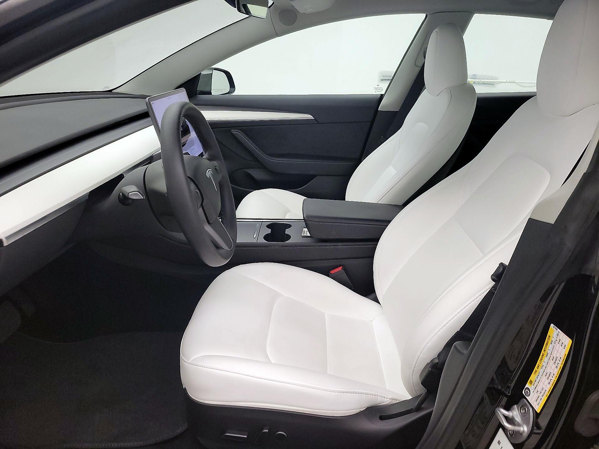 Thumbnail: 2023 Tesla Model 3 - 11