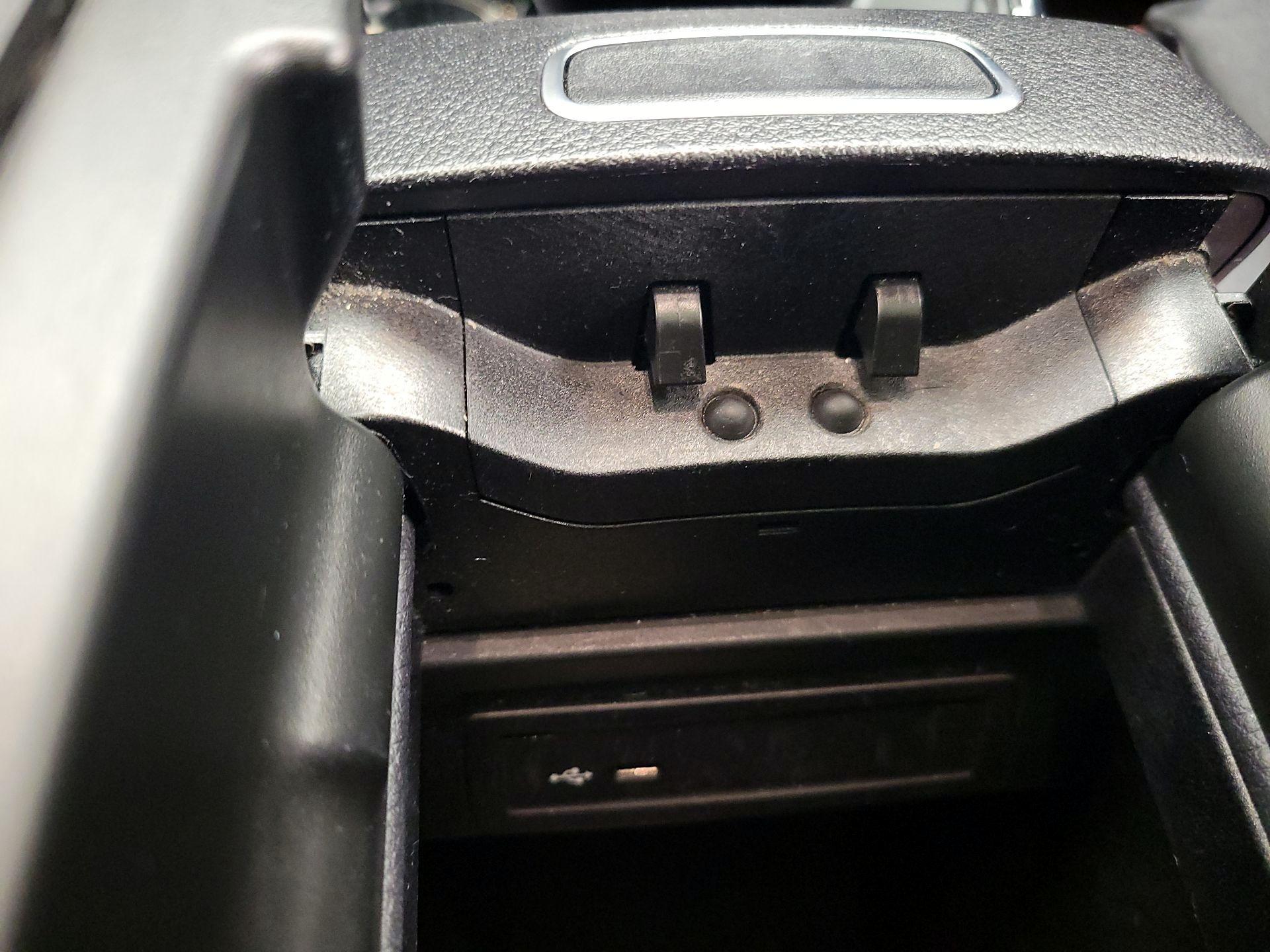 Thumbnail: 2020 Mercedes-Benz GLB - 18