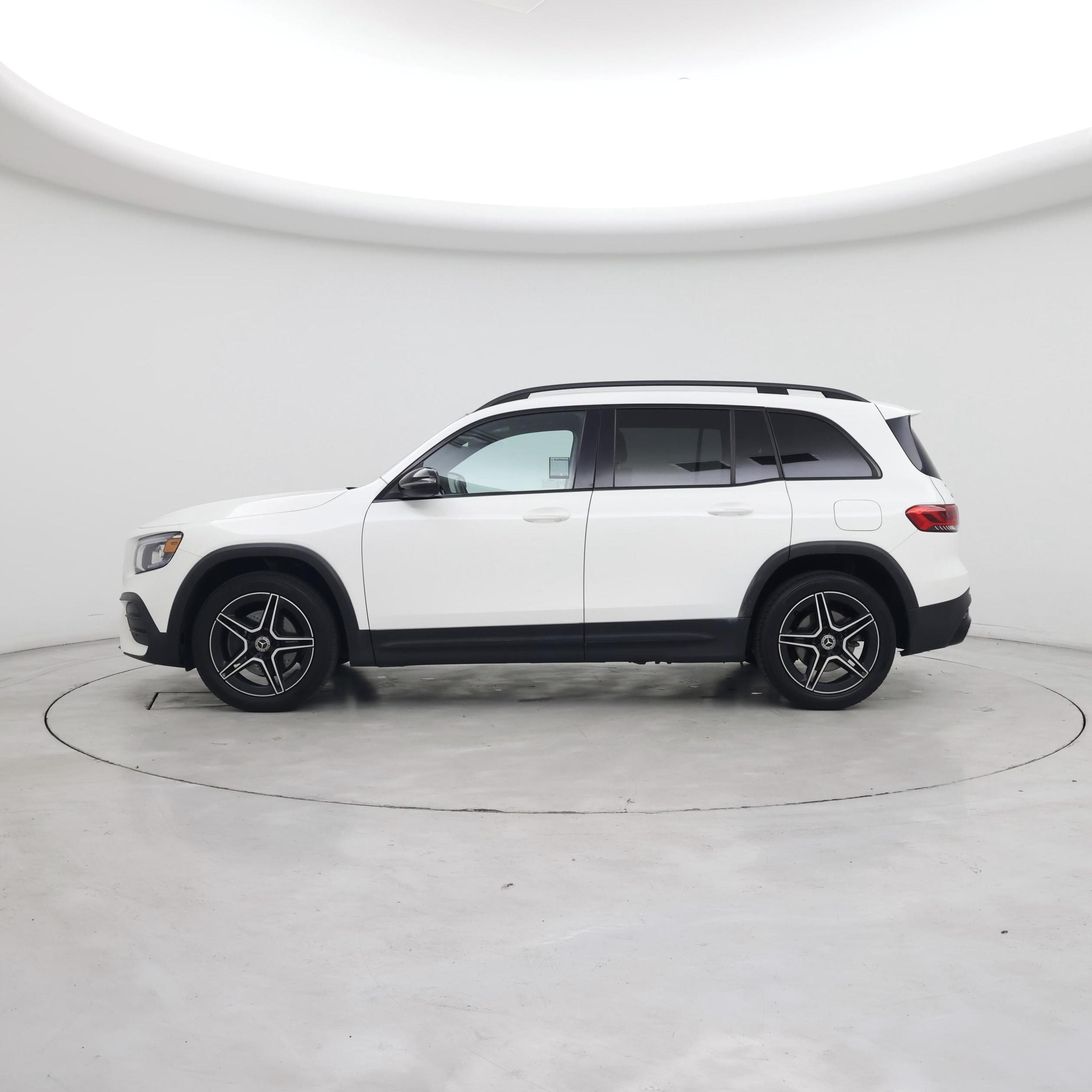 Thumbnail: 2020 Mercedes-Benz GLB - 3