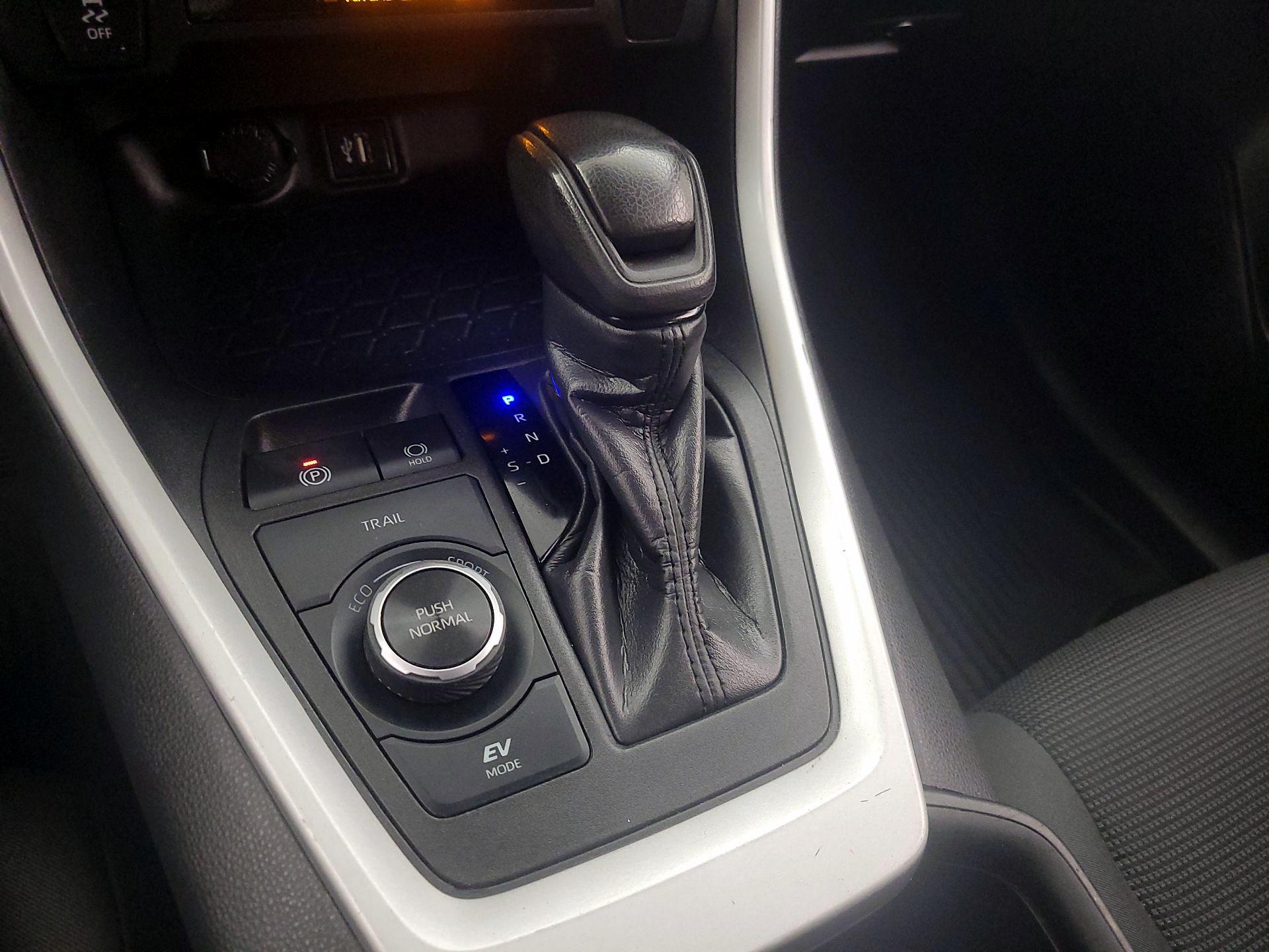 Thumbnail: 2024 Toyota RAV4 - 17