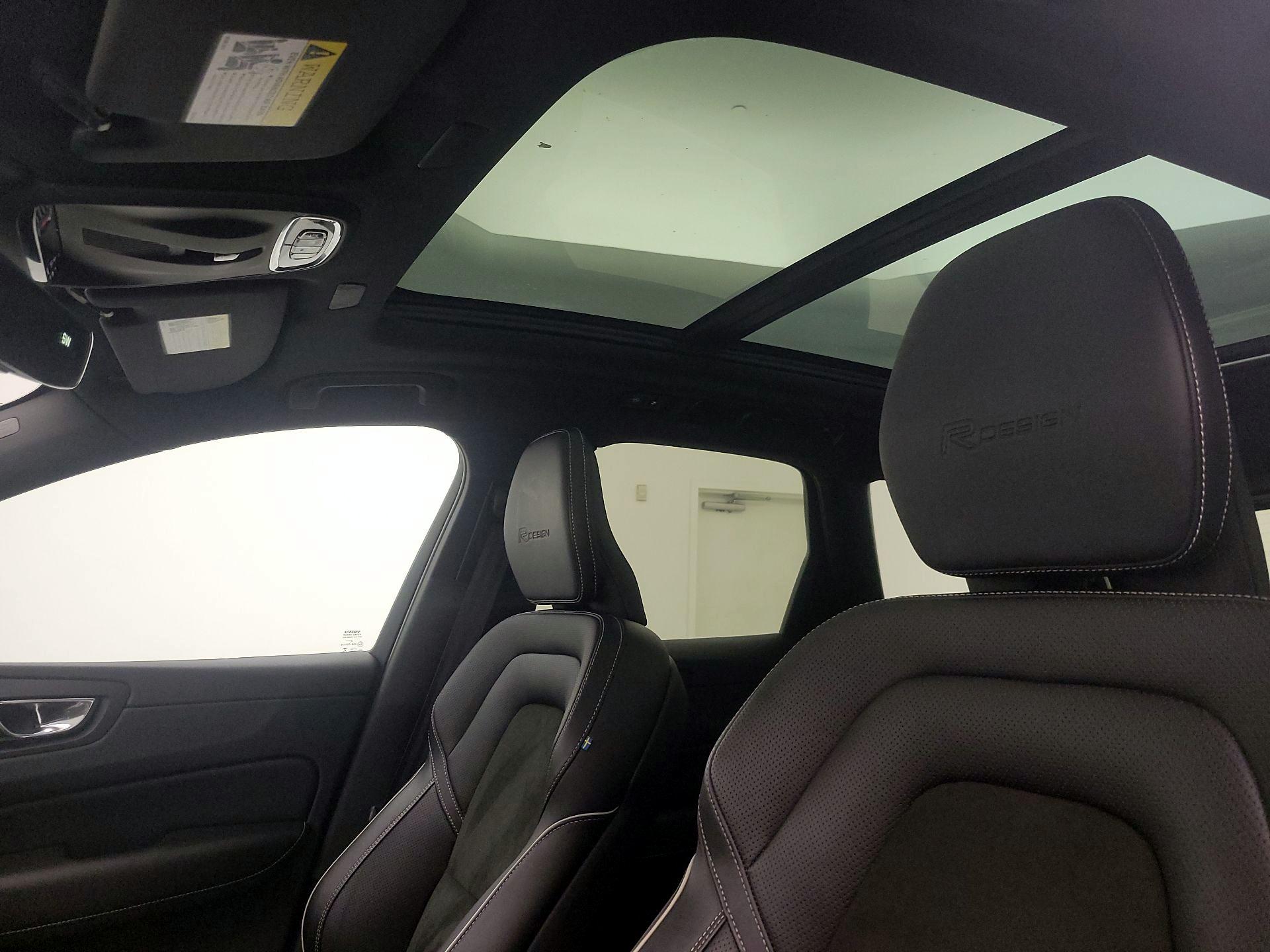 Thumbnail: 2019 Volvo XC60 - 19