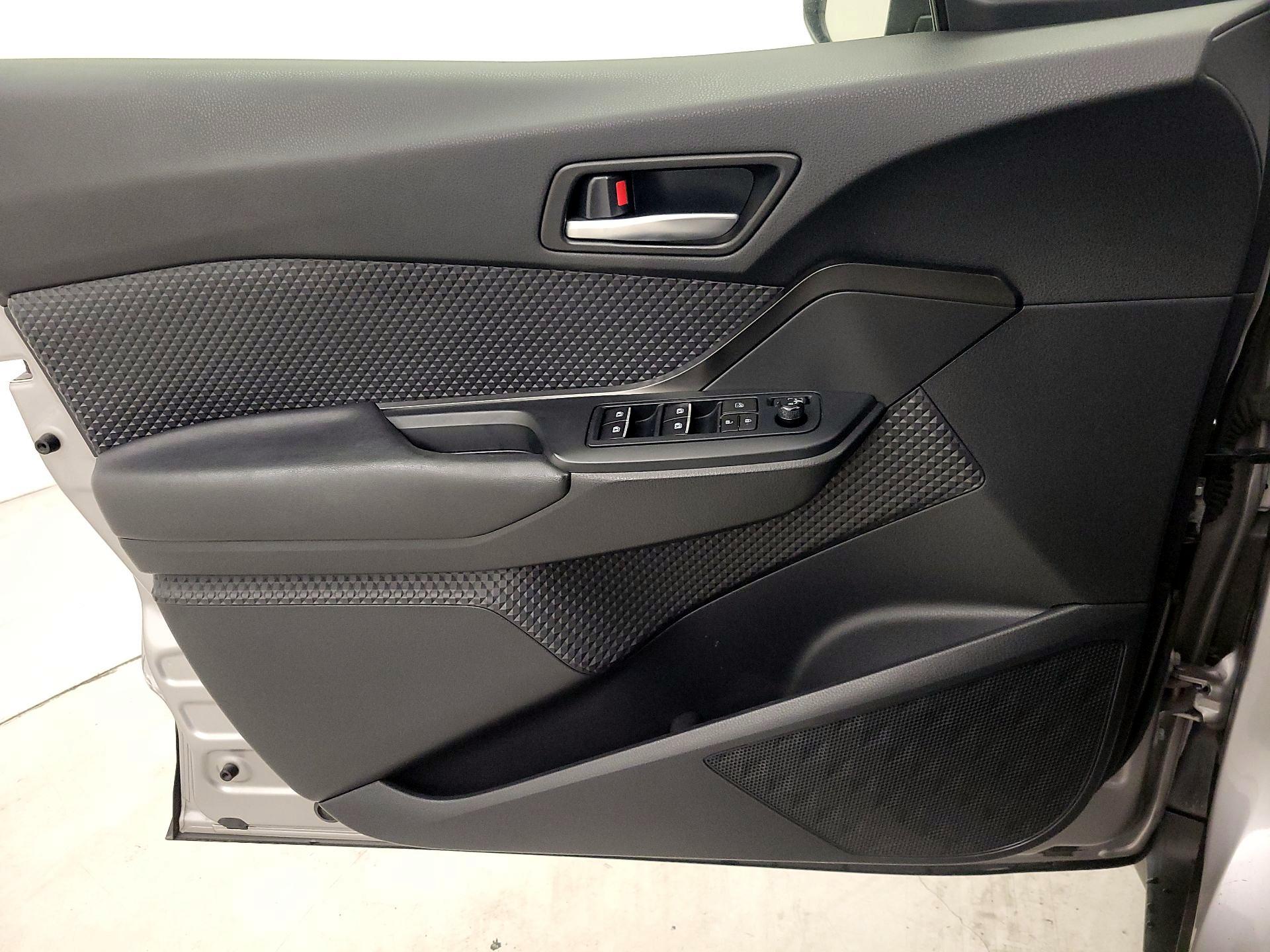 Thumbnail: 2018 Toyota C-HR - 12