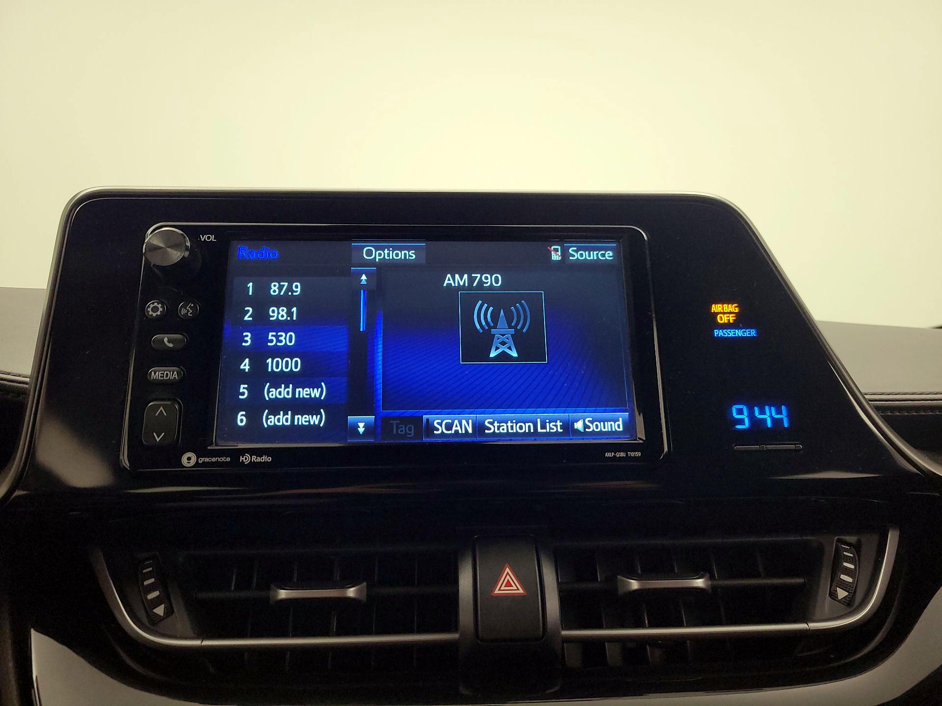 Thumbnail: 2018 Toyota C-HR - 15