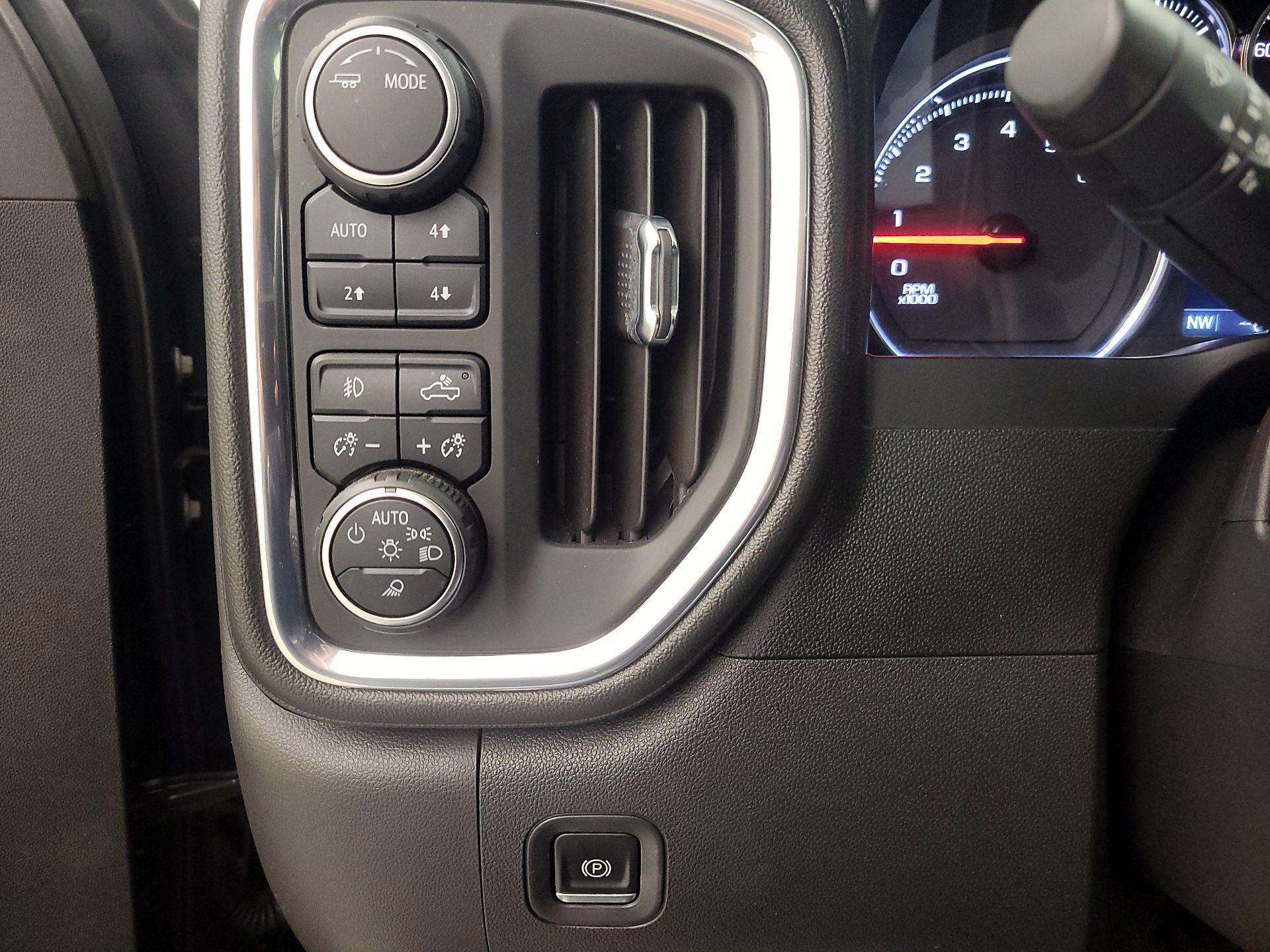 Thumbnail: 2022 Chevrolet Silverado 1500 - 13