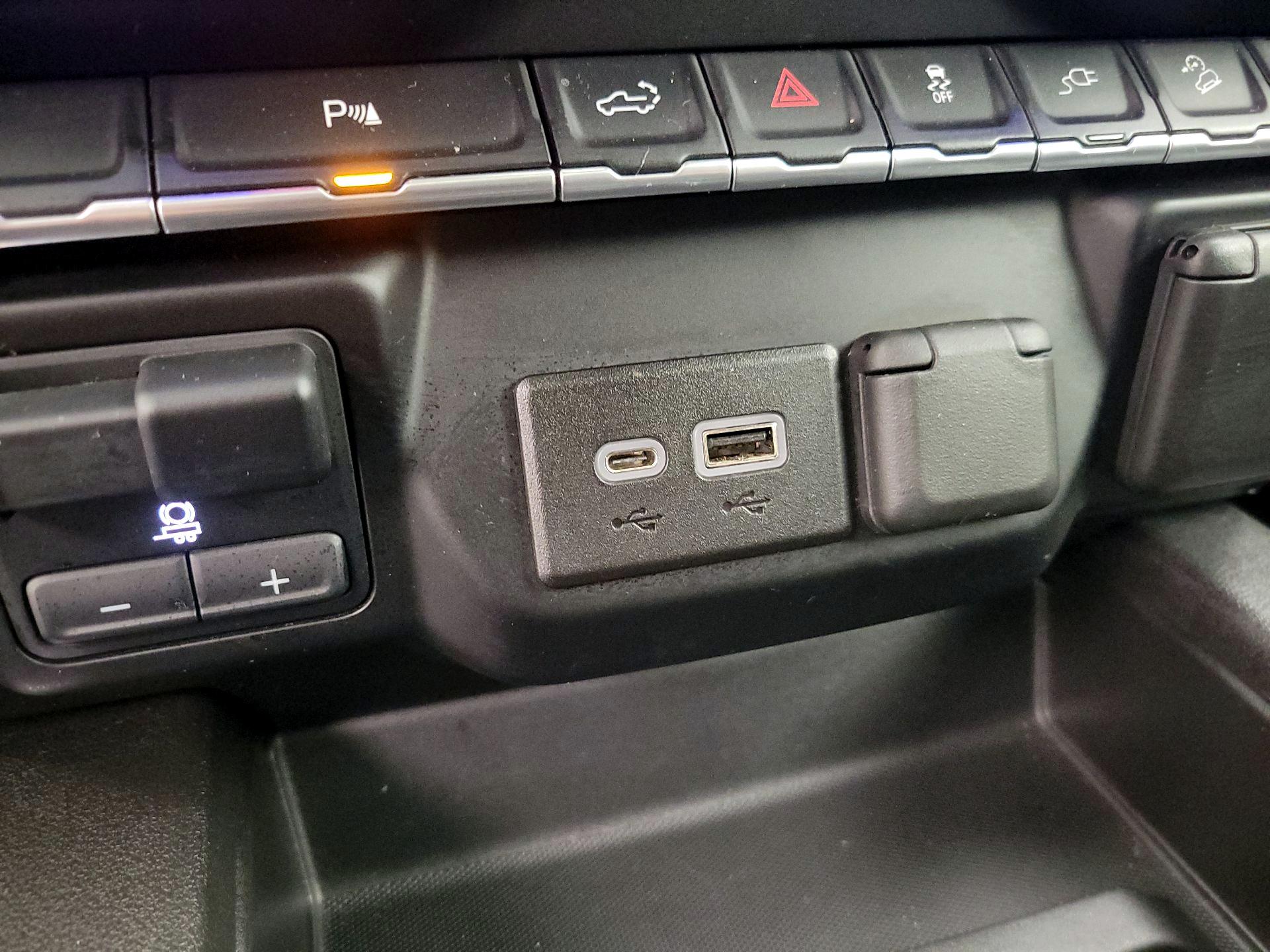 Thumbnail: 2022 Chevrolet Silverado 1500 - 18