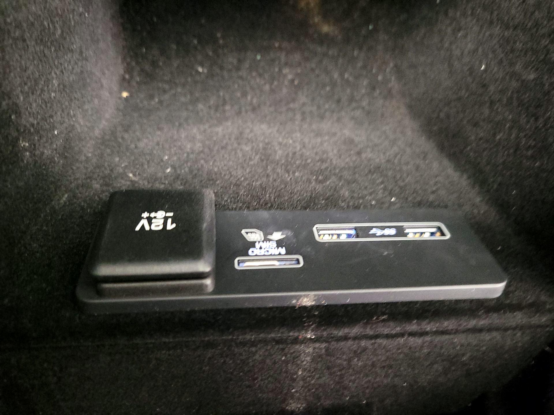 Thumbnail: 2019 Land Rover Range Rover Velar - 18