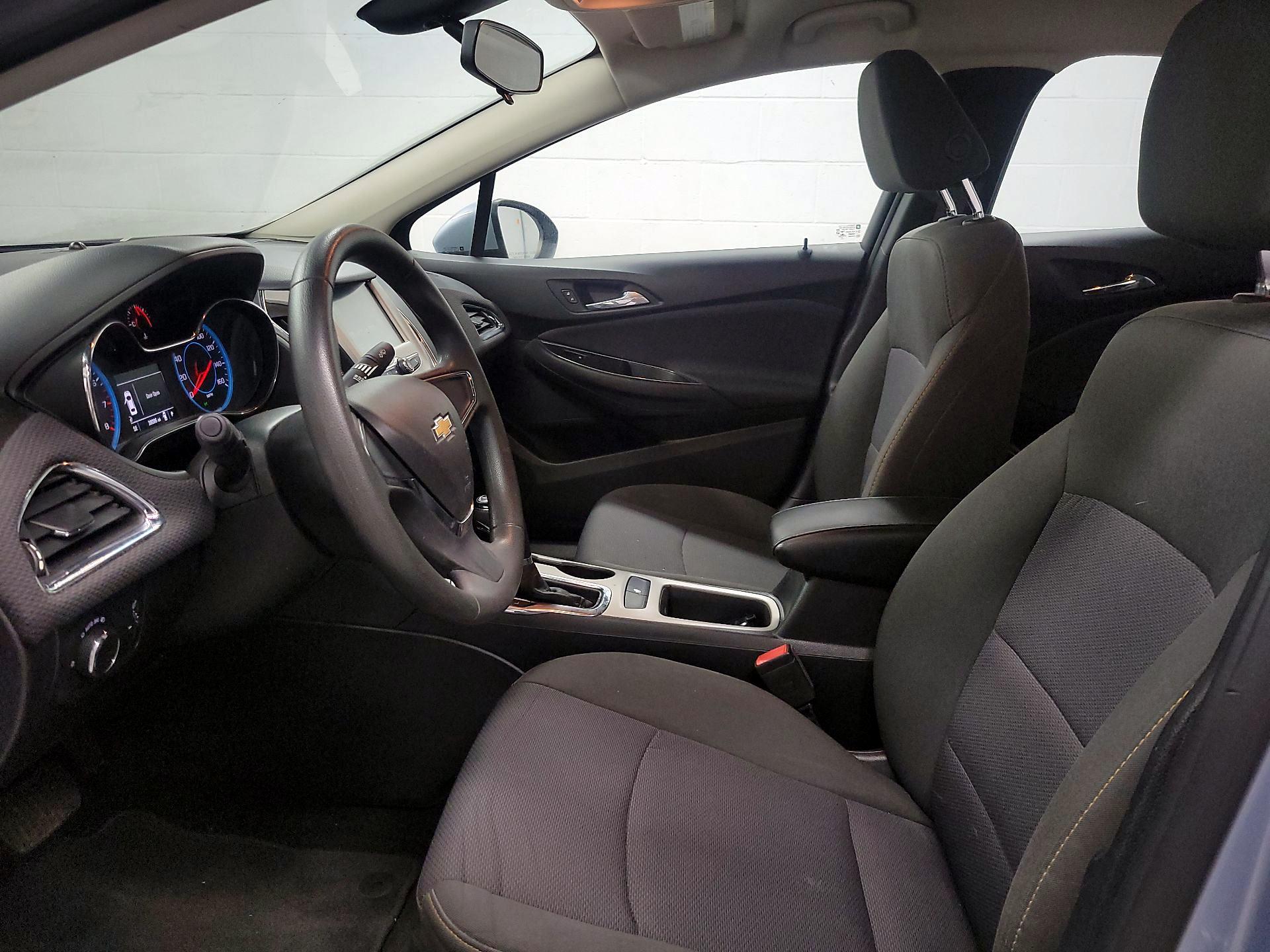 Thumbnail: 2017 Chevrolet Cruze - 11