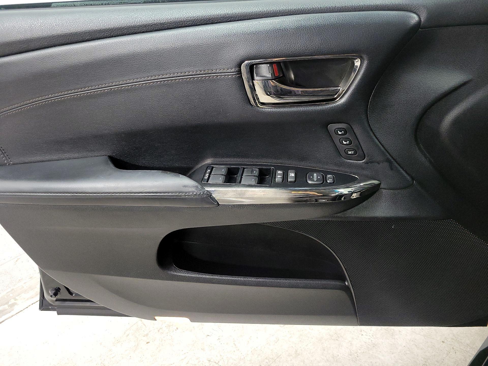 Thumbnail: 2015 Toyota Avalon - 12