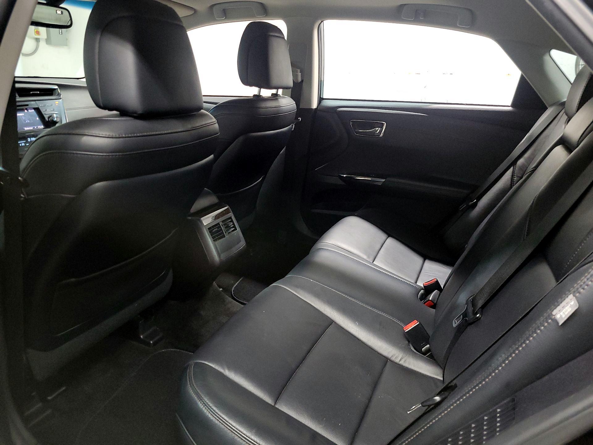 Thumbnail: 2015 Toyota Avalon - 17