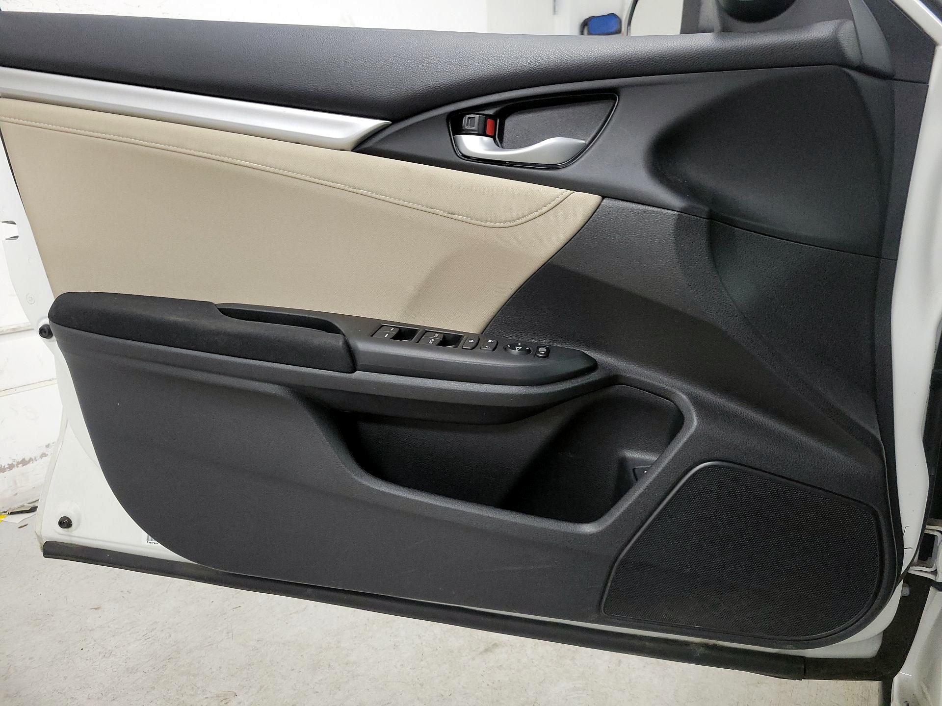 Thumbnail: 2017 Honda Civic - 12