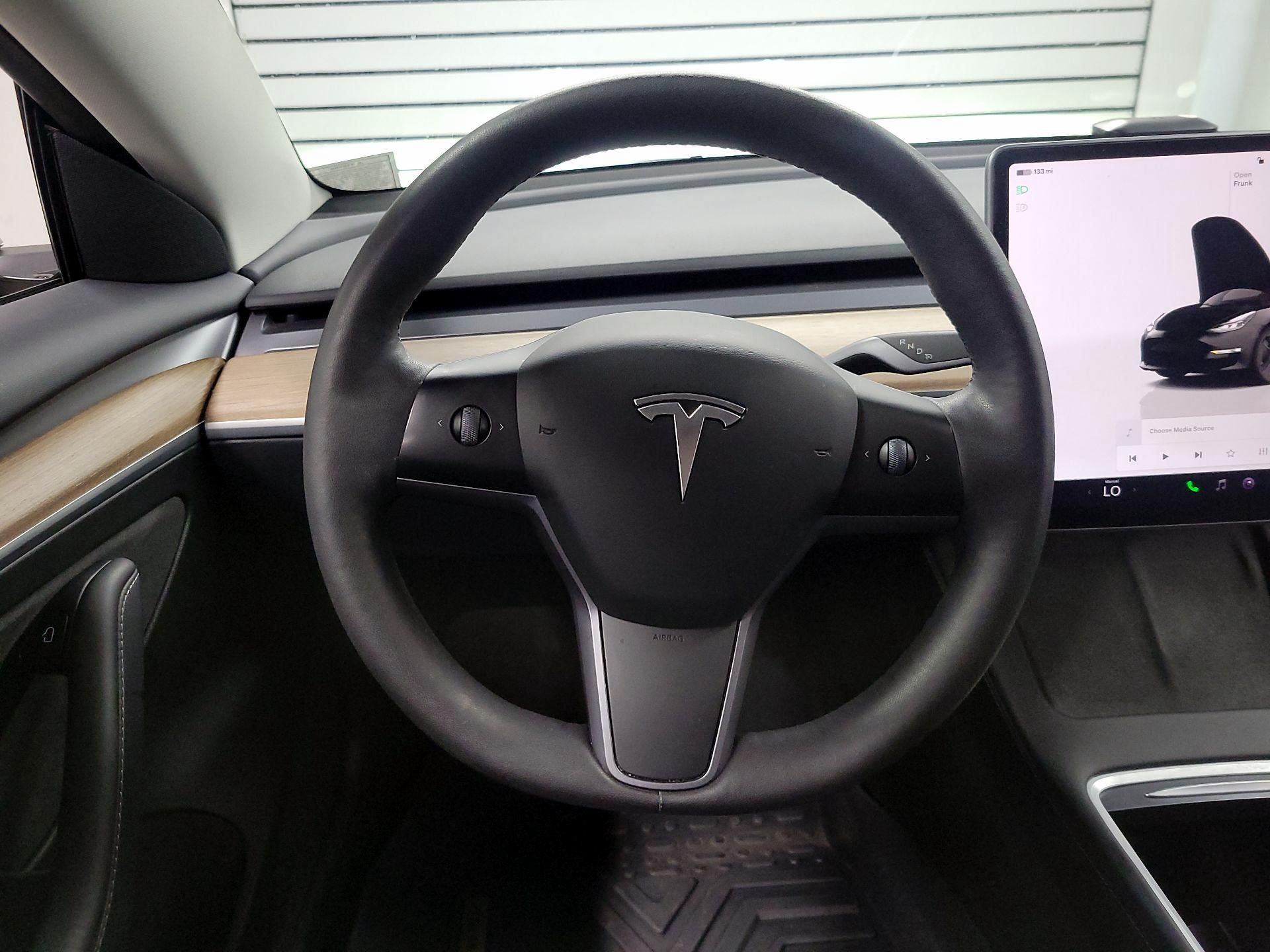 Thumbnail: 2023 Tesla Model 3 - 10