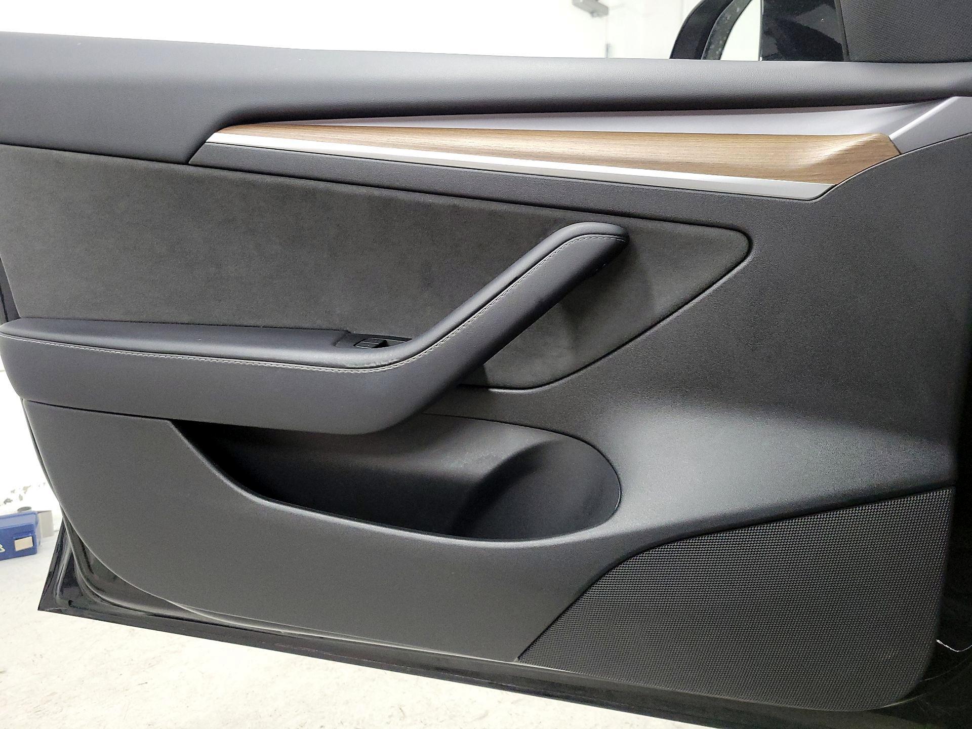 Thumbnail: 2023 Tesla Model 3 - 12