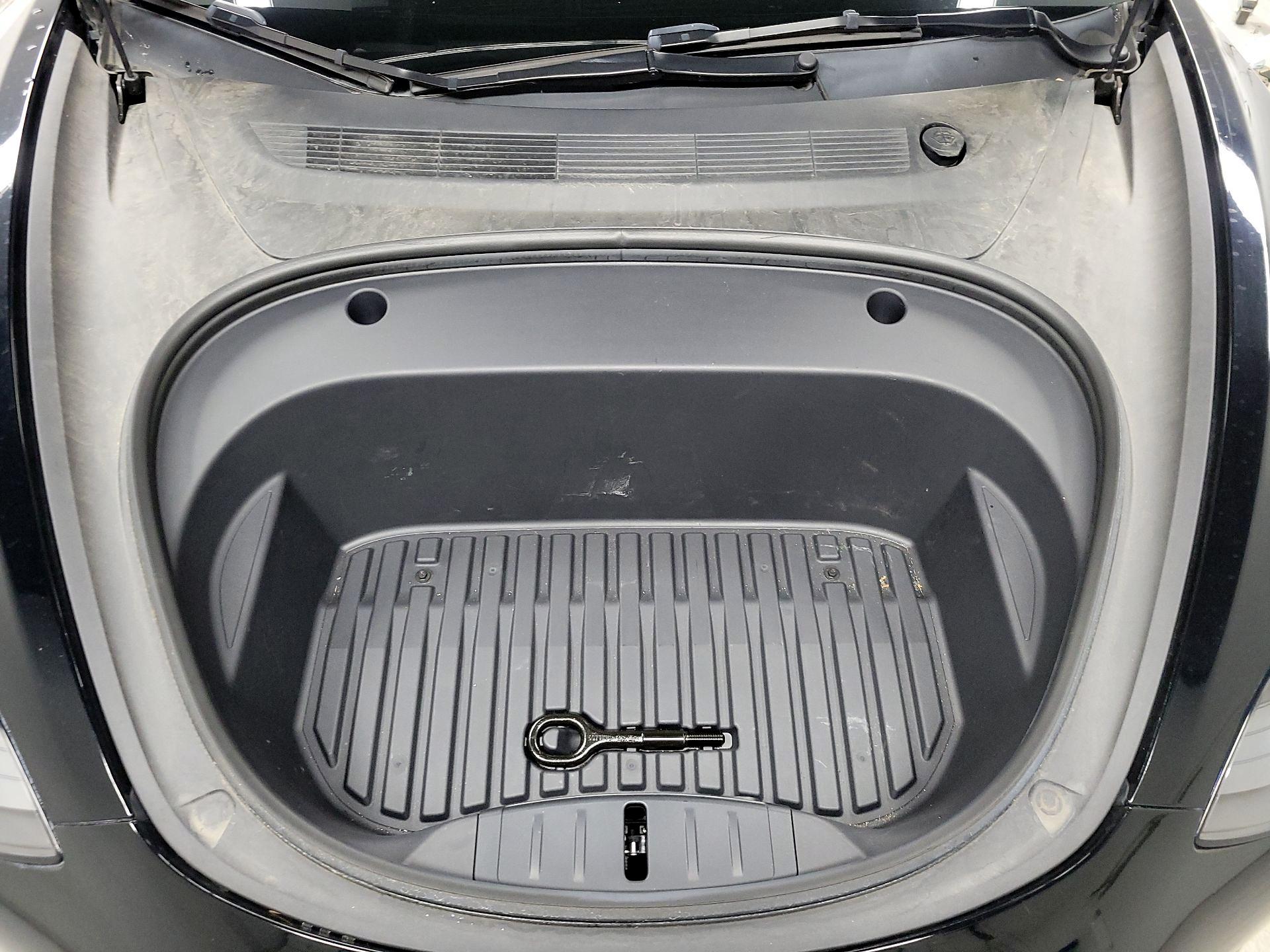 Thumbnail: 2023 Tesla Model 3 - 20