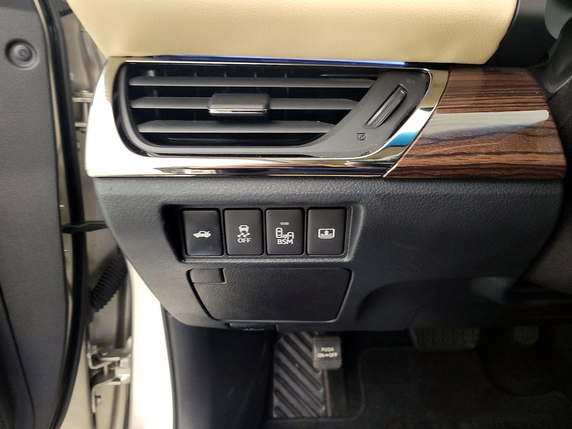 Thumbnail: 2015 Toyota Avalon - 13