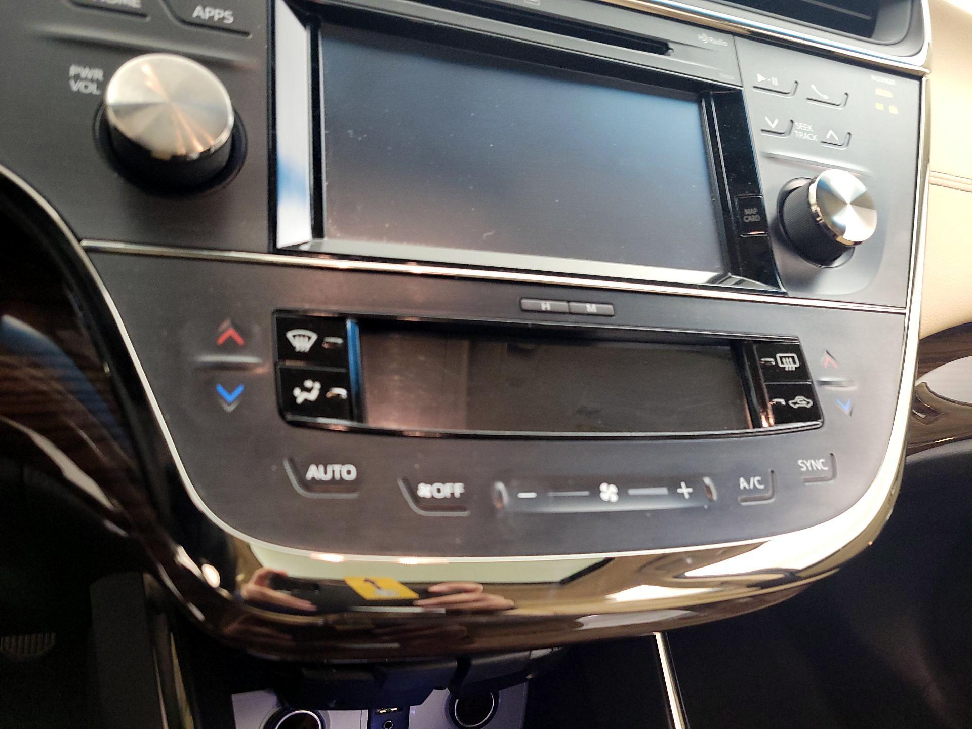 Thumbnail: 2015 Toyota Avalon - 16