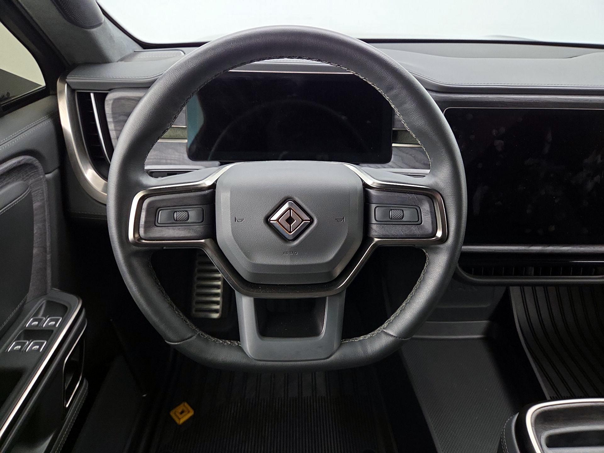 Thumbnail: 2022 Rivian R1T - 10