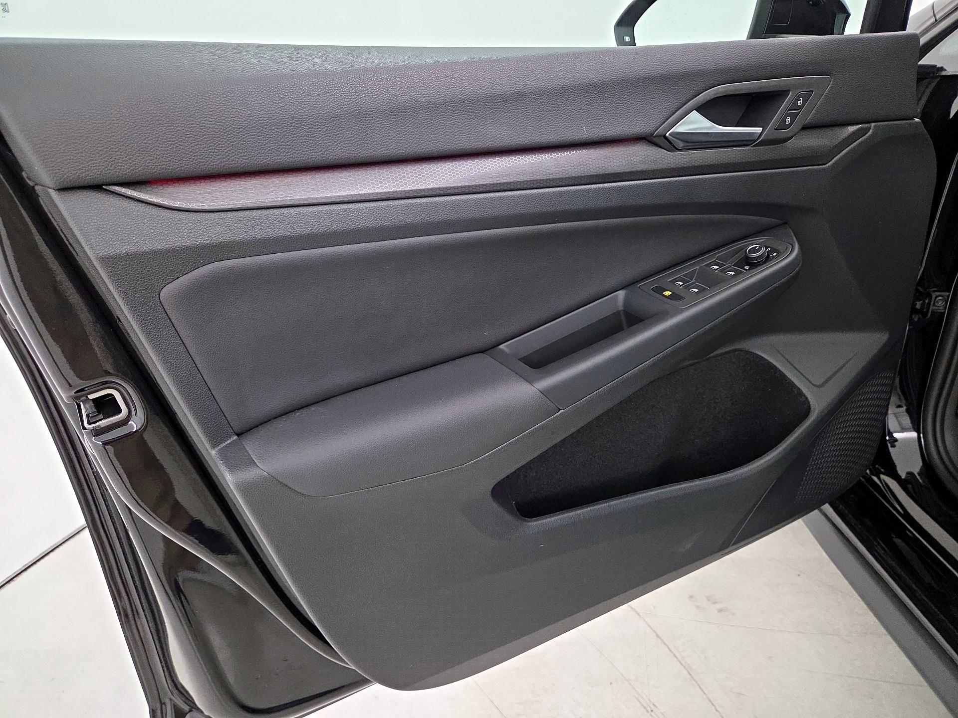 Thumbnail: 2023 Volkswagen Golf - 12