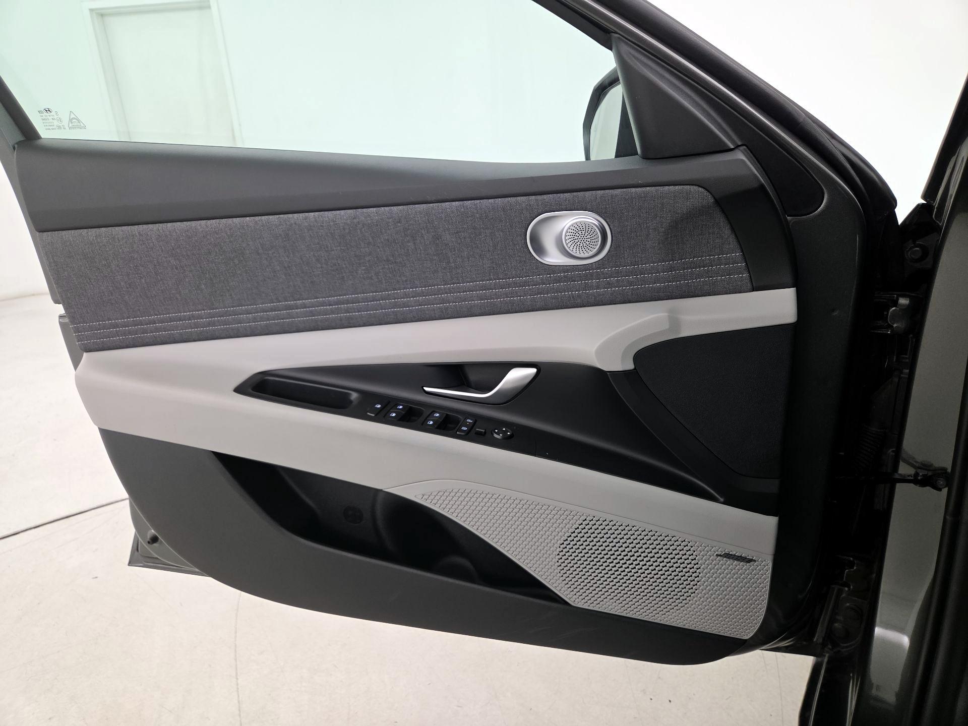 Thumbnail: 2025 Hyundai Elantra - 12