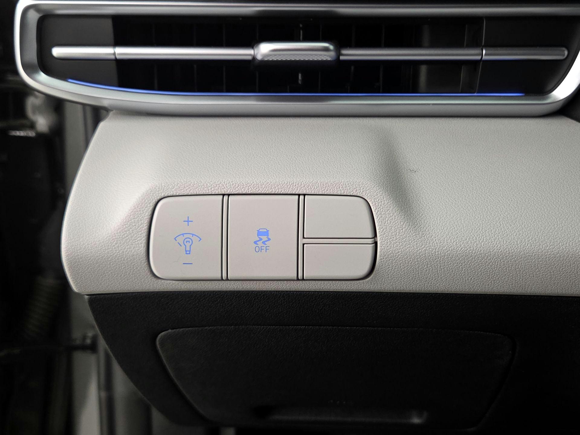 Thumbnail: 2025 Hyundai Elantra - 13