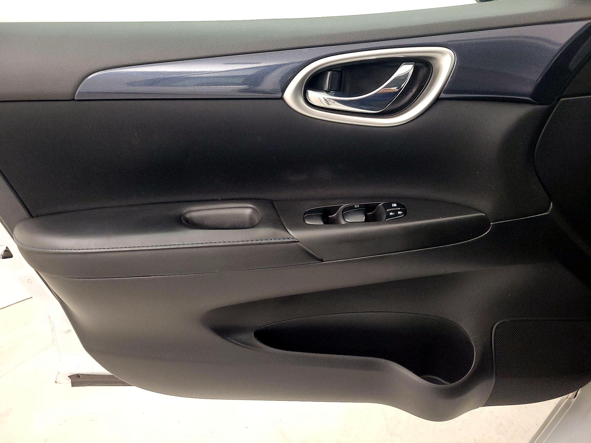 Thumbnail: 2019 Nissan Sentra - 12