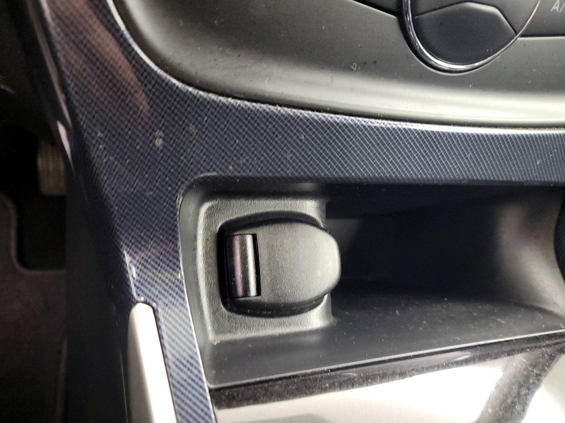 Thumbnail: 2019 Nissan Sentra - 18