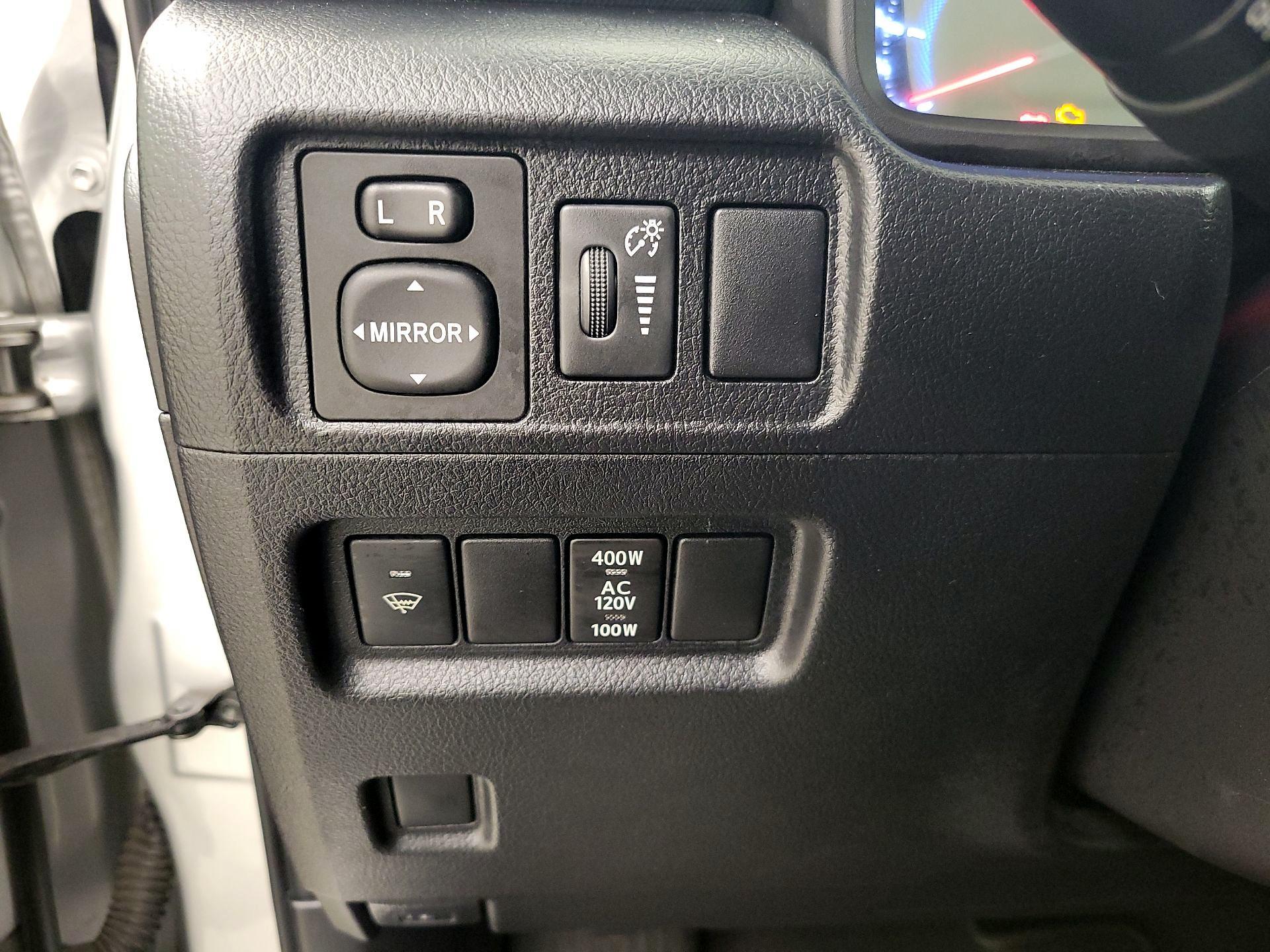 Thumbnail: 2017 Toyota 4Runner - 13