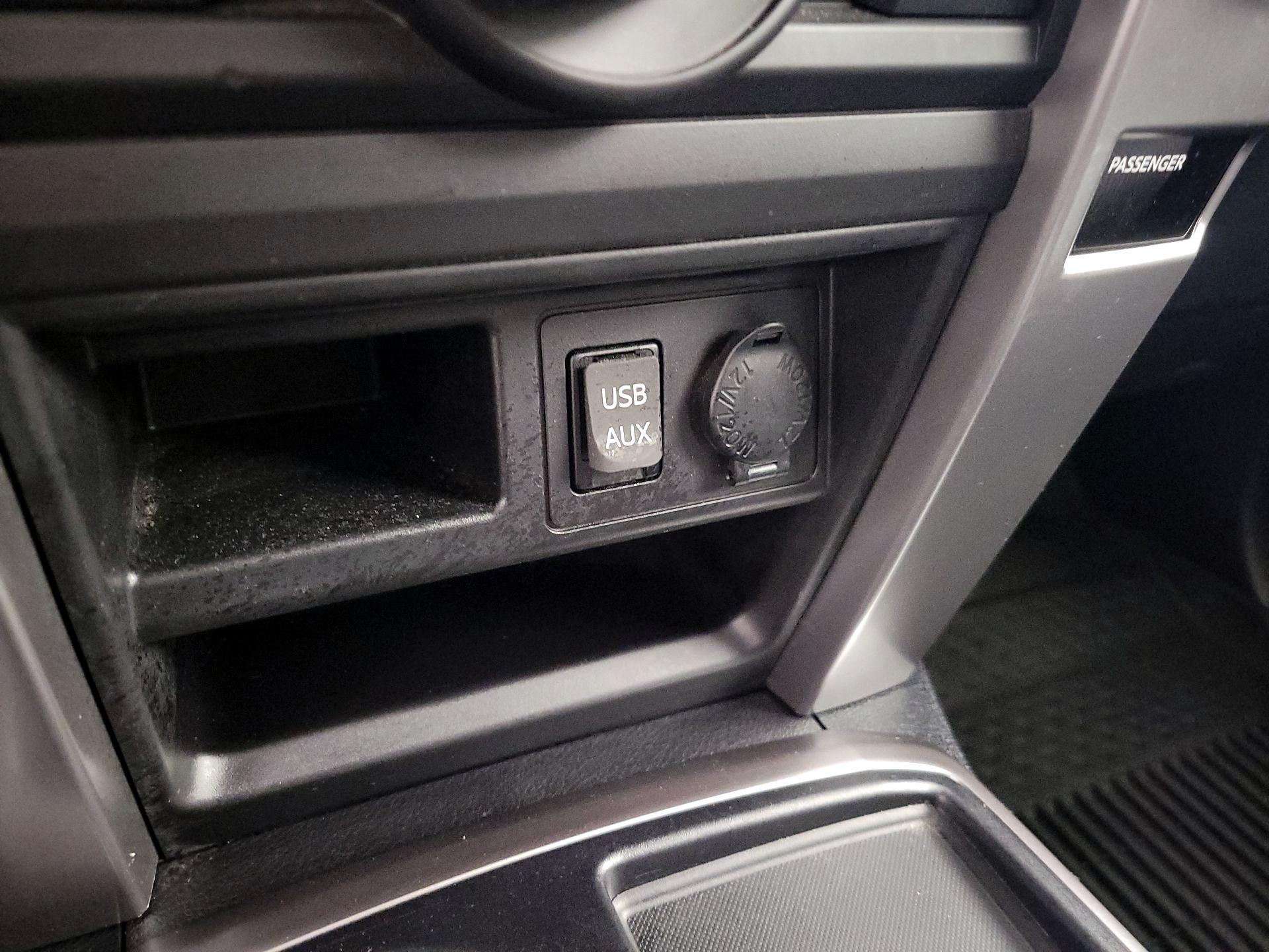 Thumbnail: 2017 Toyota 4Runner - 18