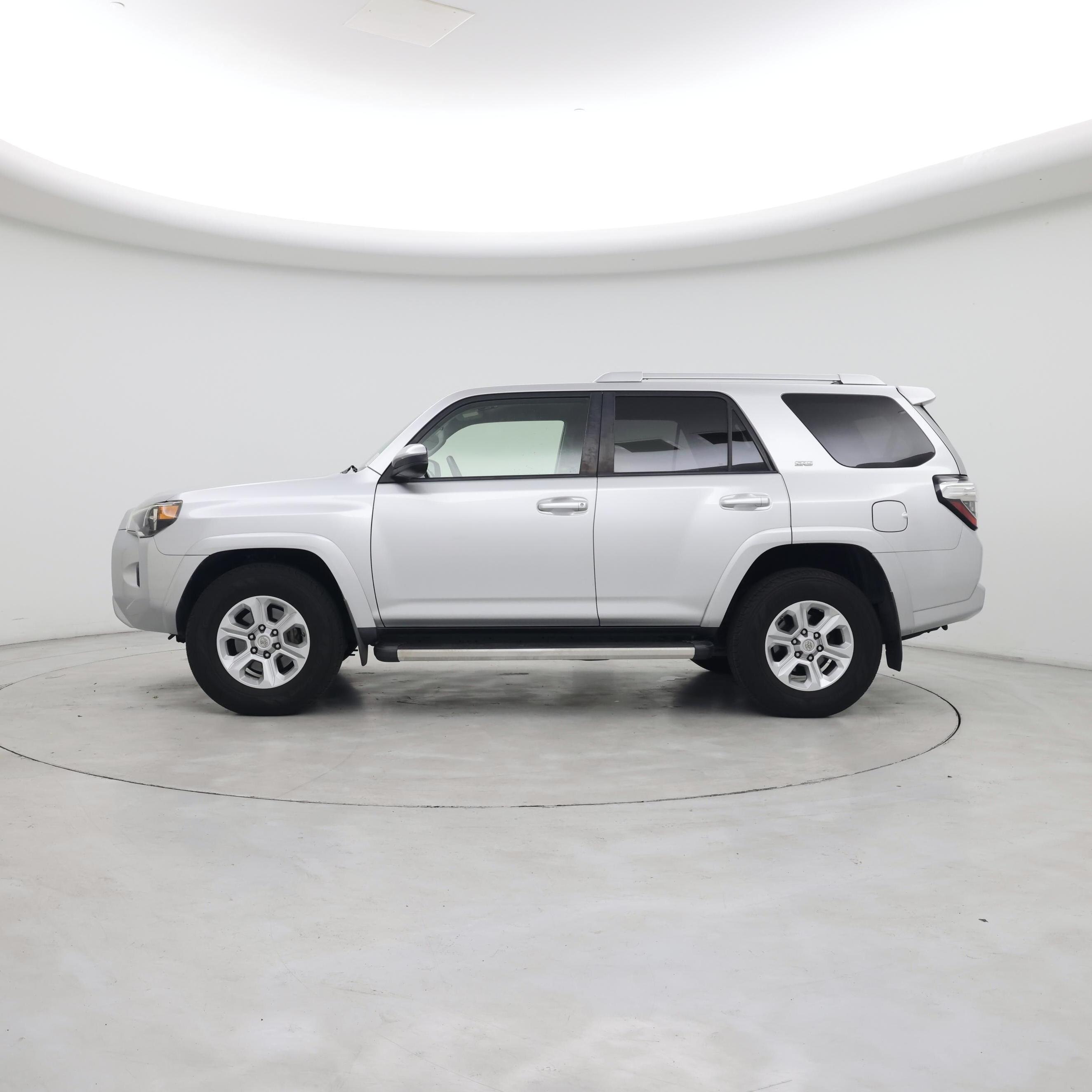 Thumbnail: 2017 Toyota 4Runner - 3