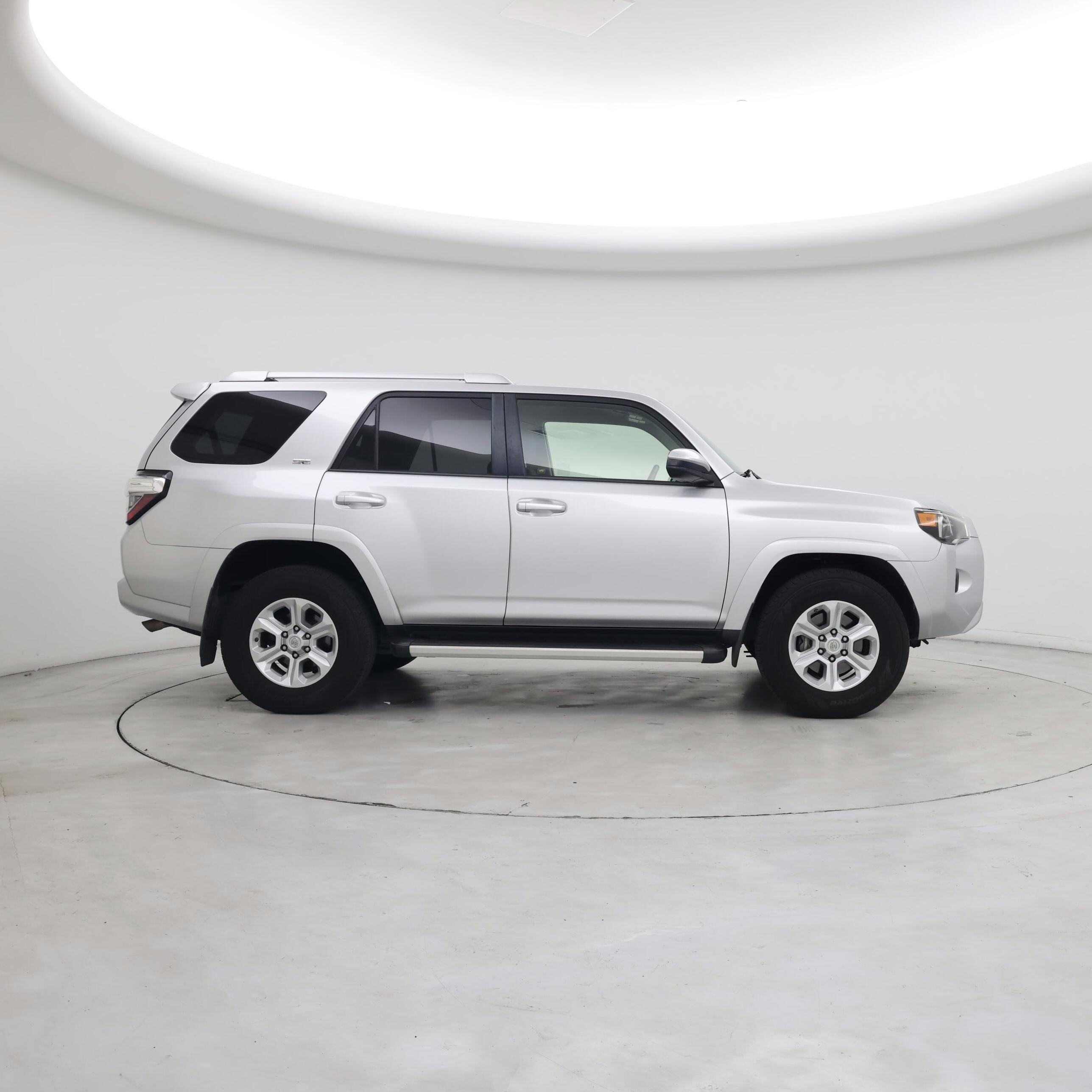 Thumbnail: 2017 Toyota 4Runner - 7