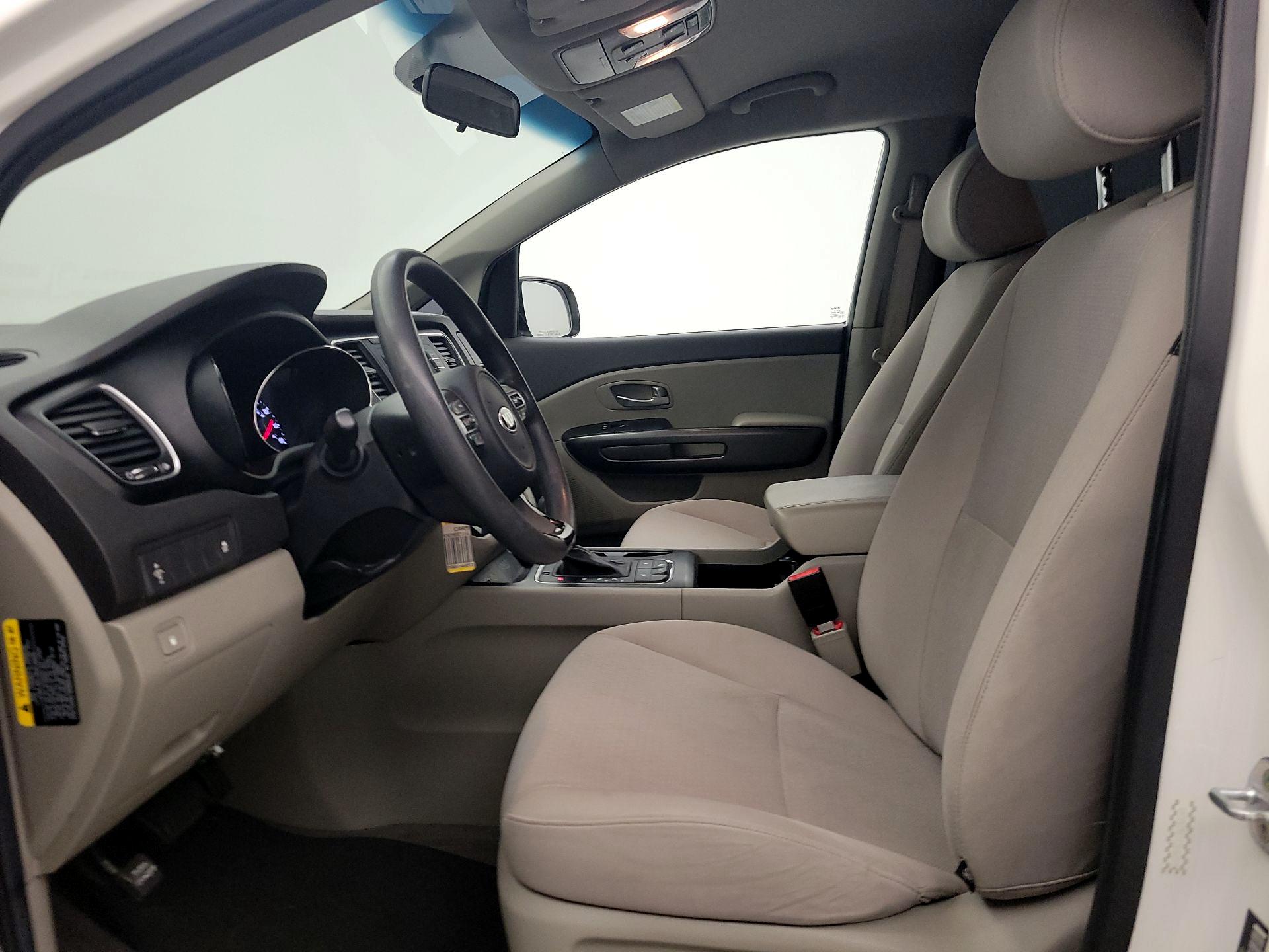 Thumbnail: 2016 Kia Sedona - 11