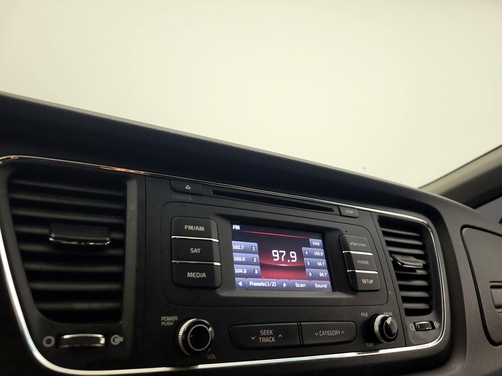 Thumbnail: 2016 Kia Sedona - 15