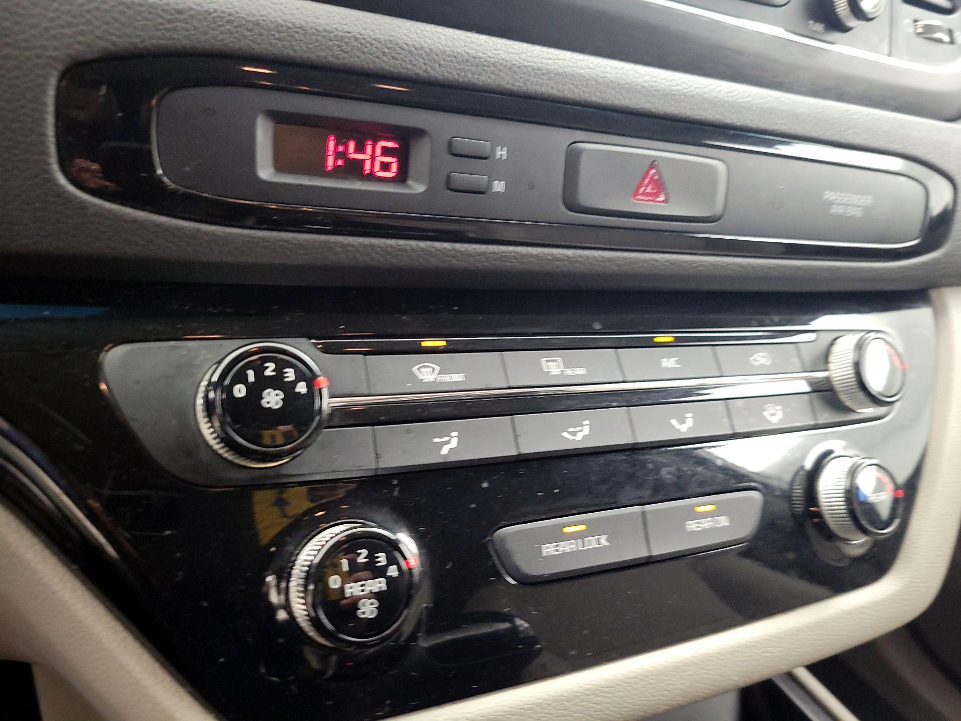 Thumbnail: 2016 Kia Sedona - 16