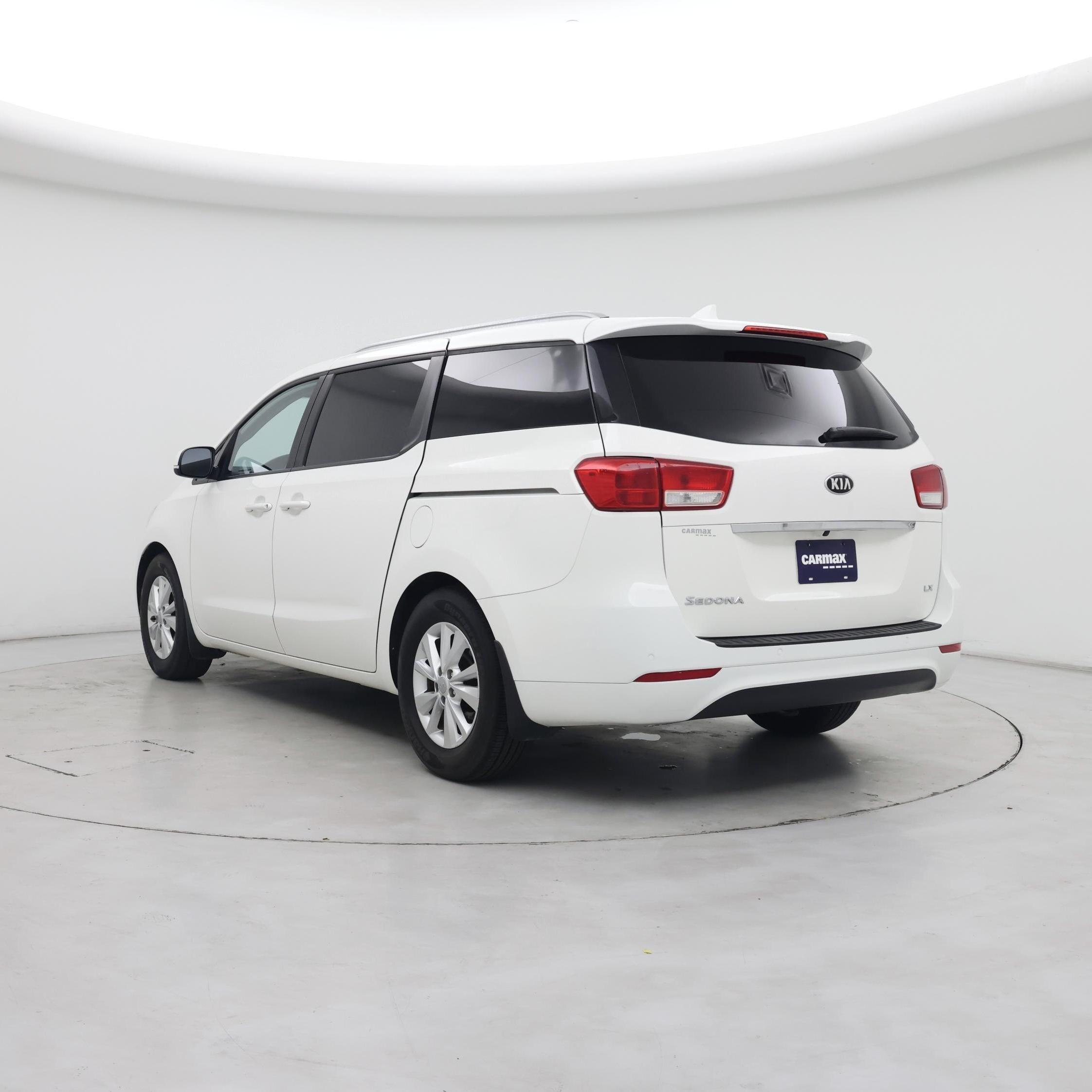 Thumbnail: 2016 Kia Sedona - 2