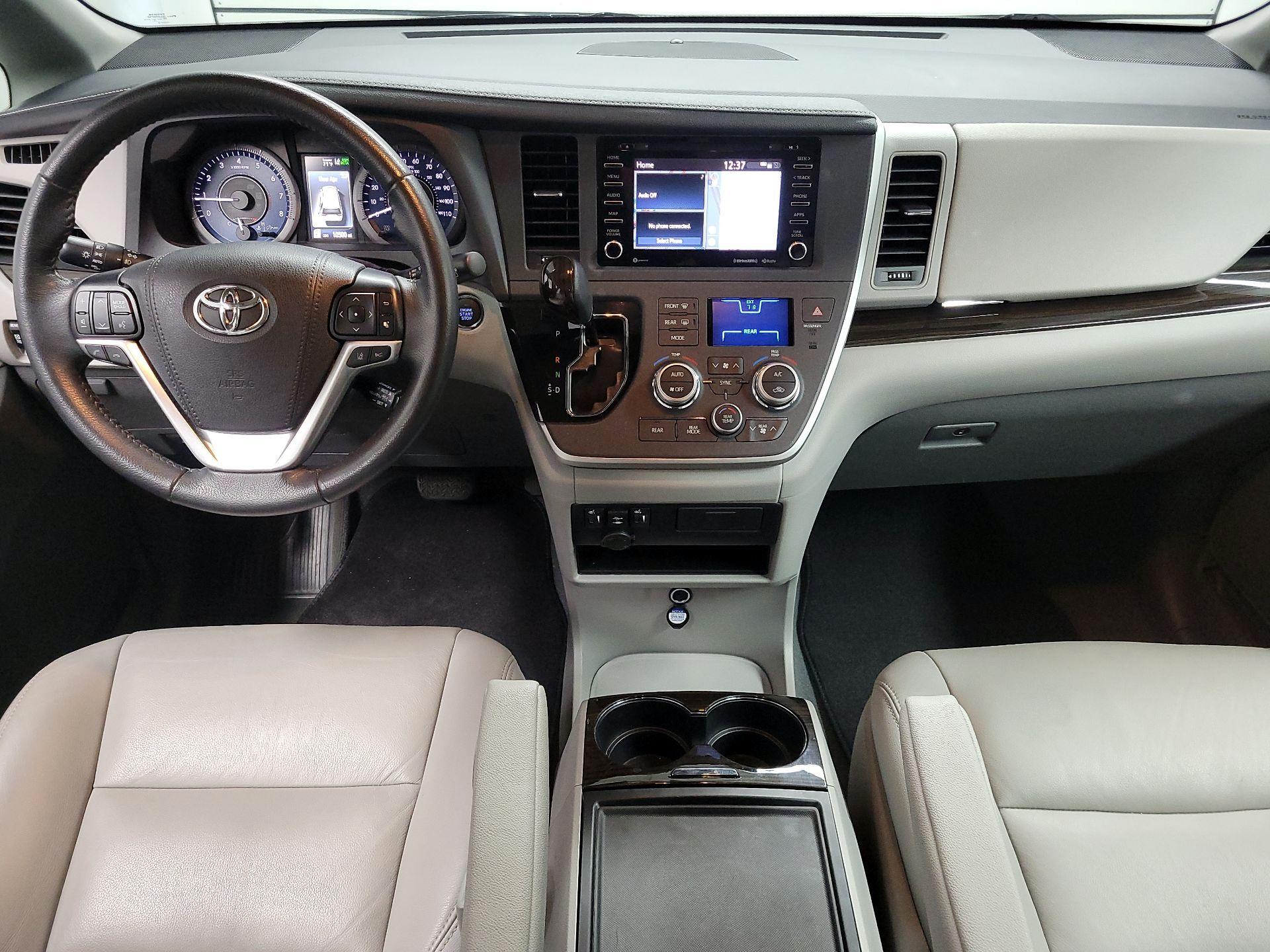 Thumbnail: 2020 Toyota Sienna - 9