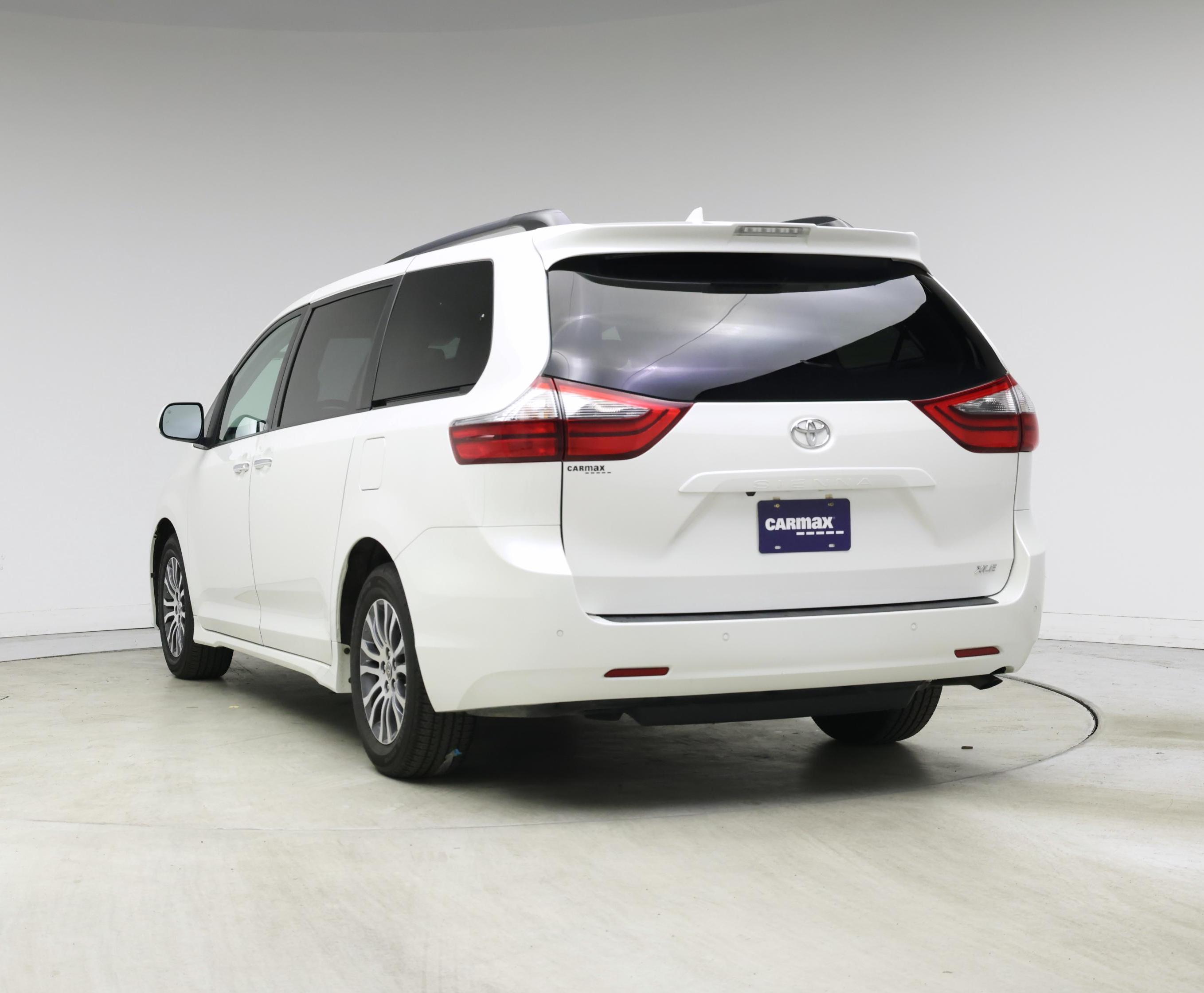 Thumbnail: 2020 Toyota Sienna - 2