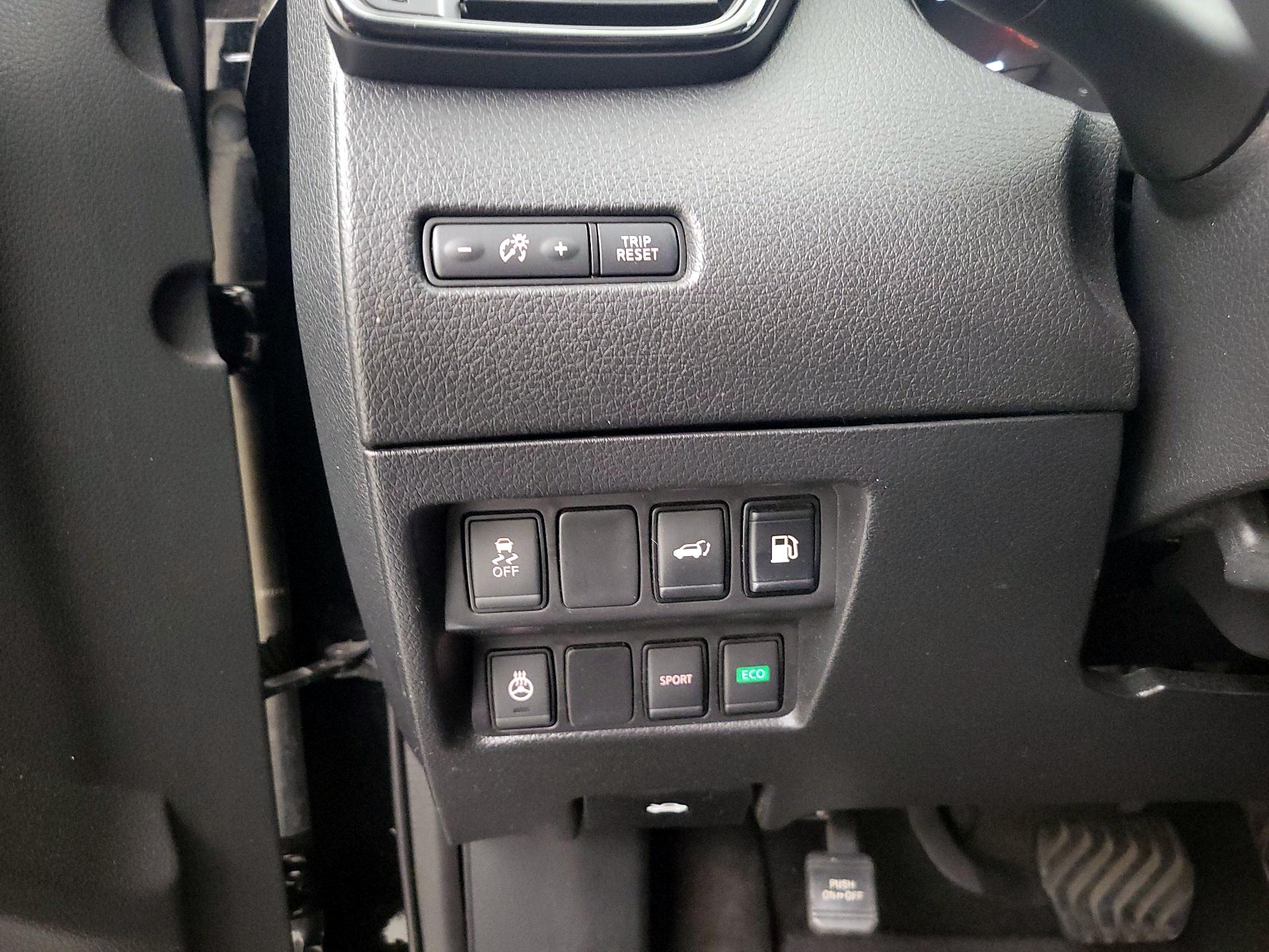 Thumbnail: 2018 Nissan Rogue - 13