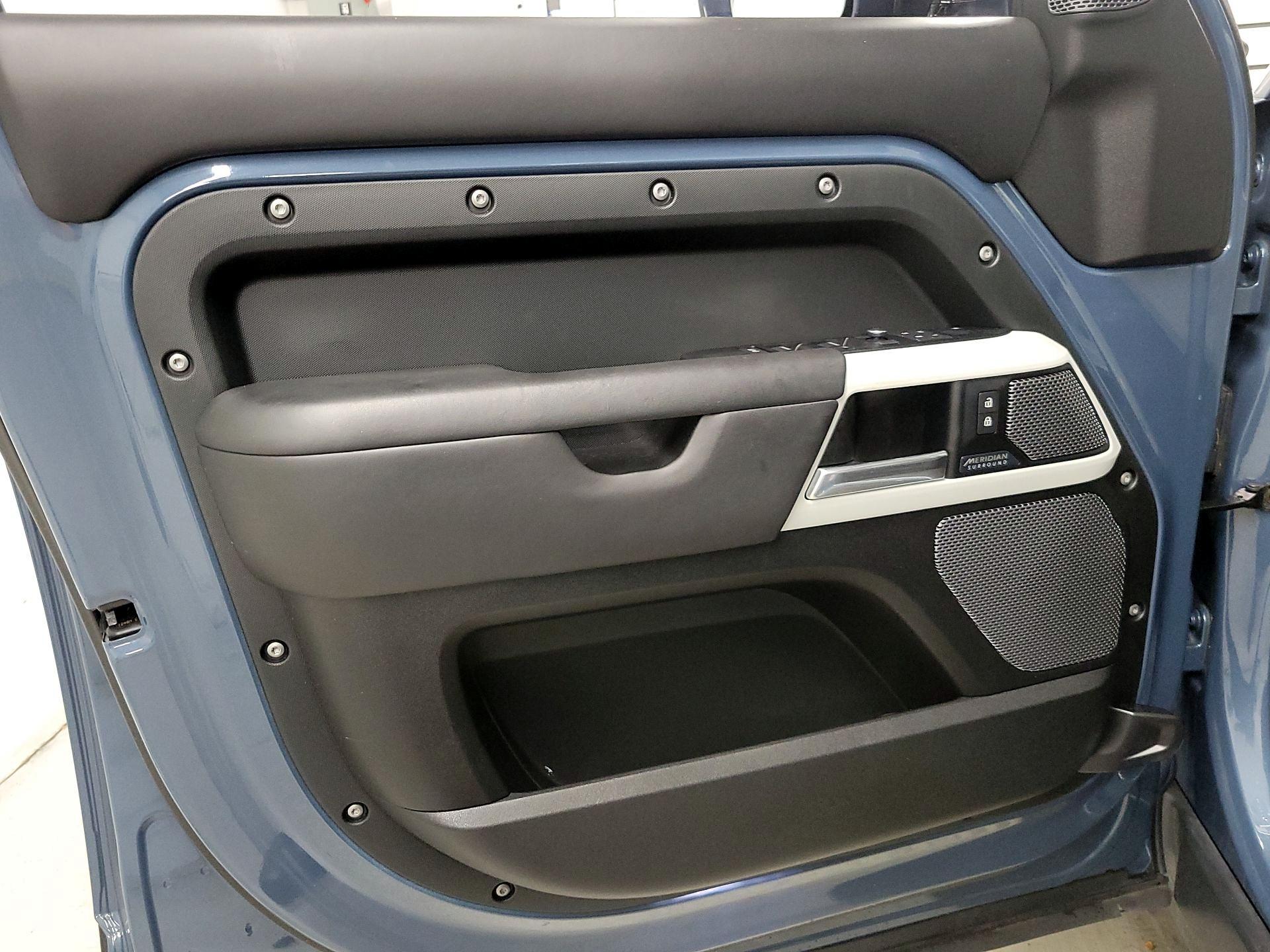 Thumbnail: 2020 Land Rover Defender - 12