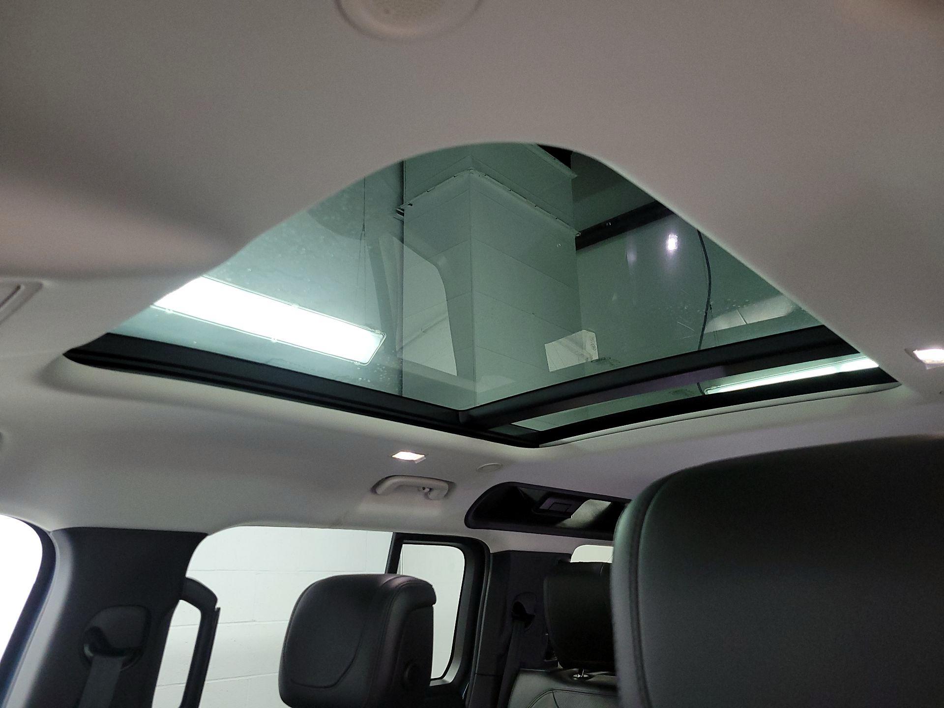 Thumbnail: 2020 Land Rover Defender - 18