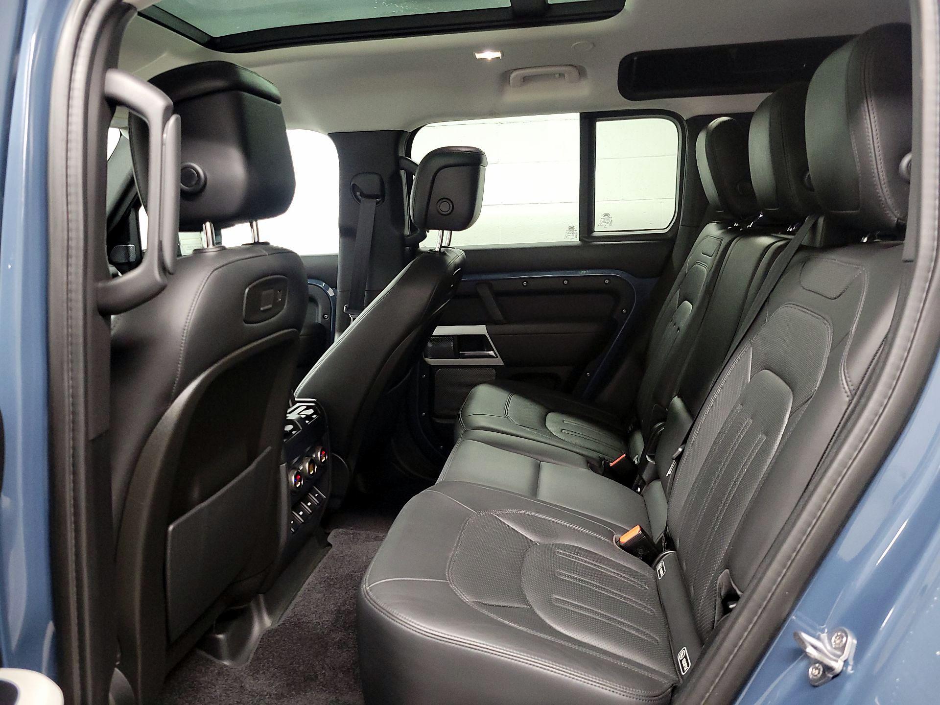 Thumbnail: 2020 Land Rover Defender - 19