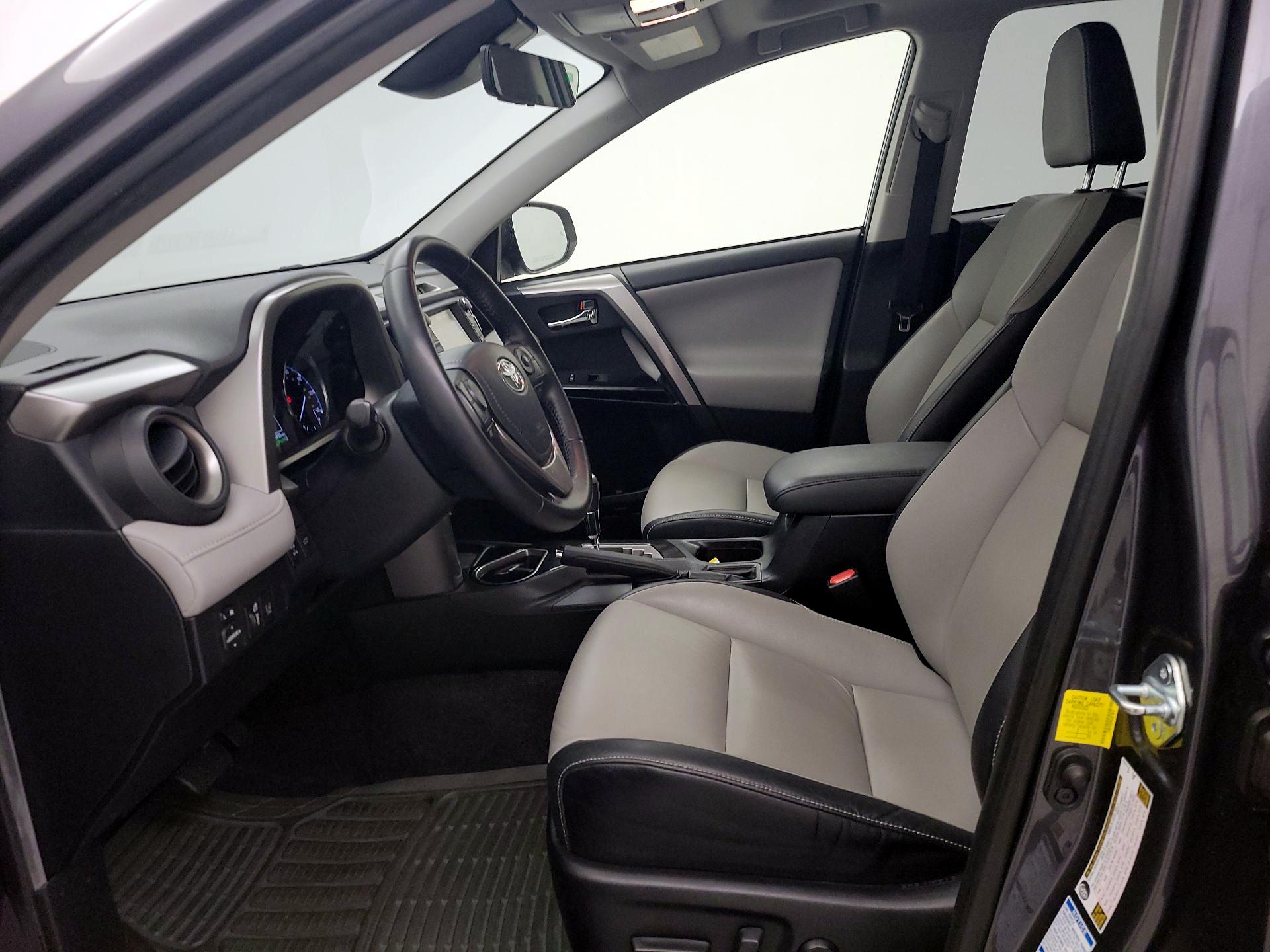 Thumbnail: 2016 Toyota RAV4 - 11