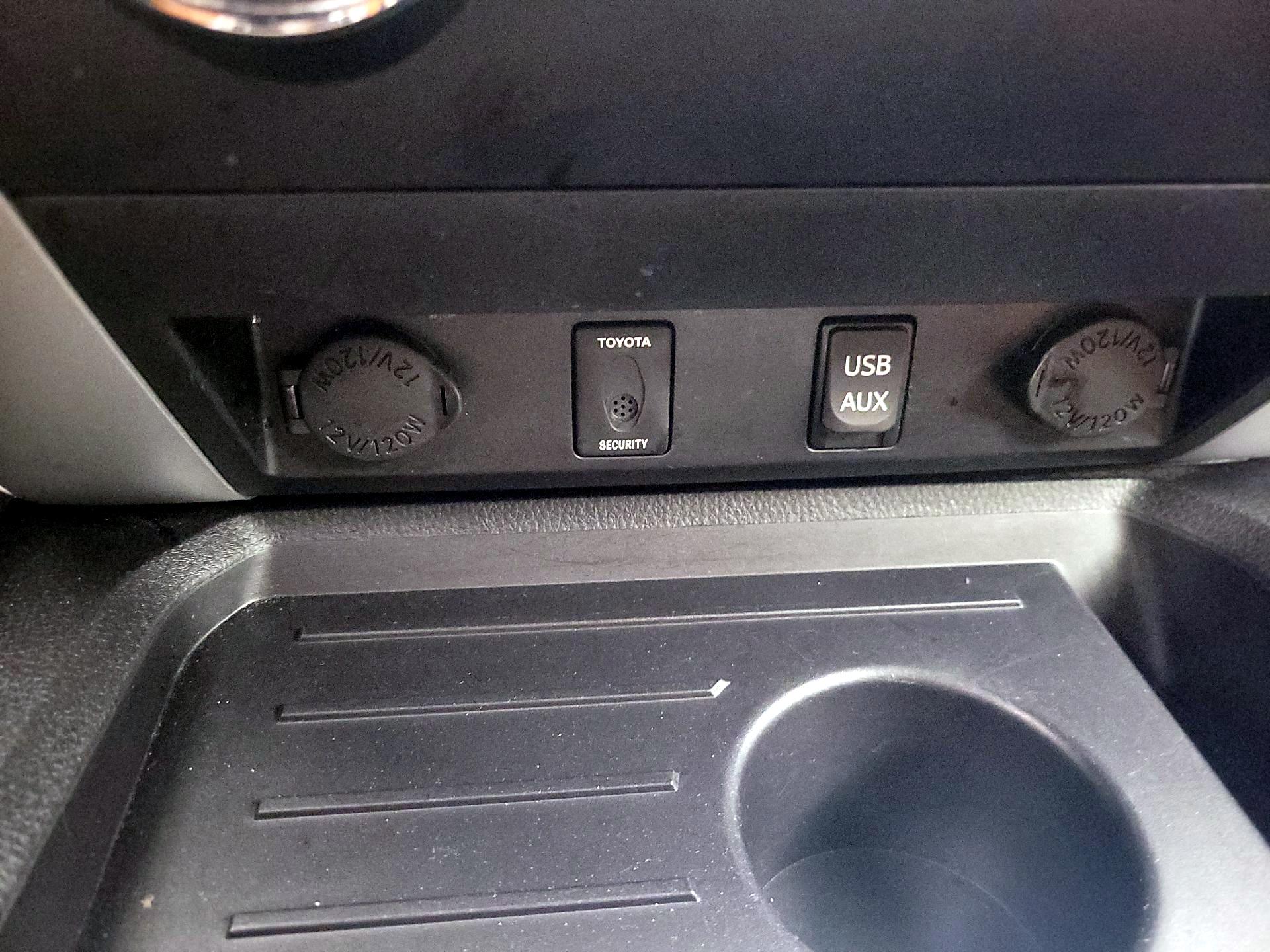 Thumbnail: 2016 Toyota Tundra - 19