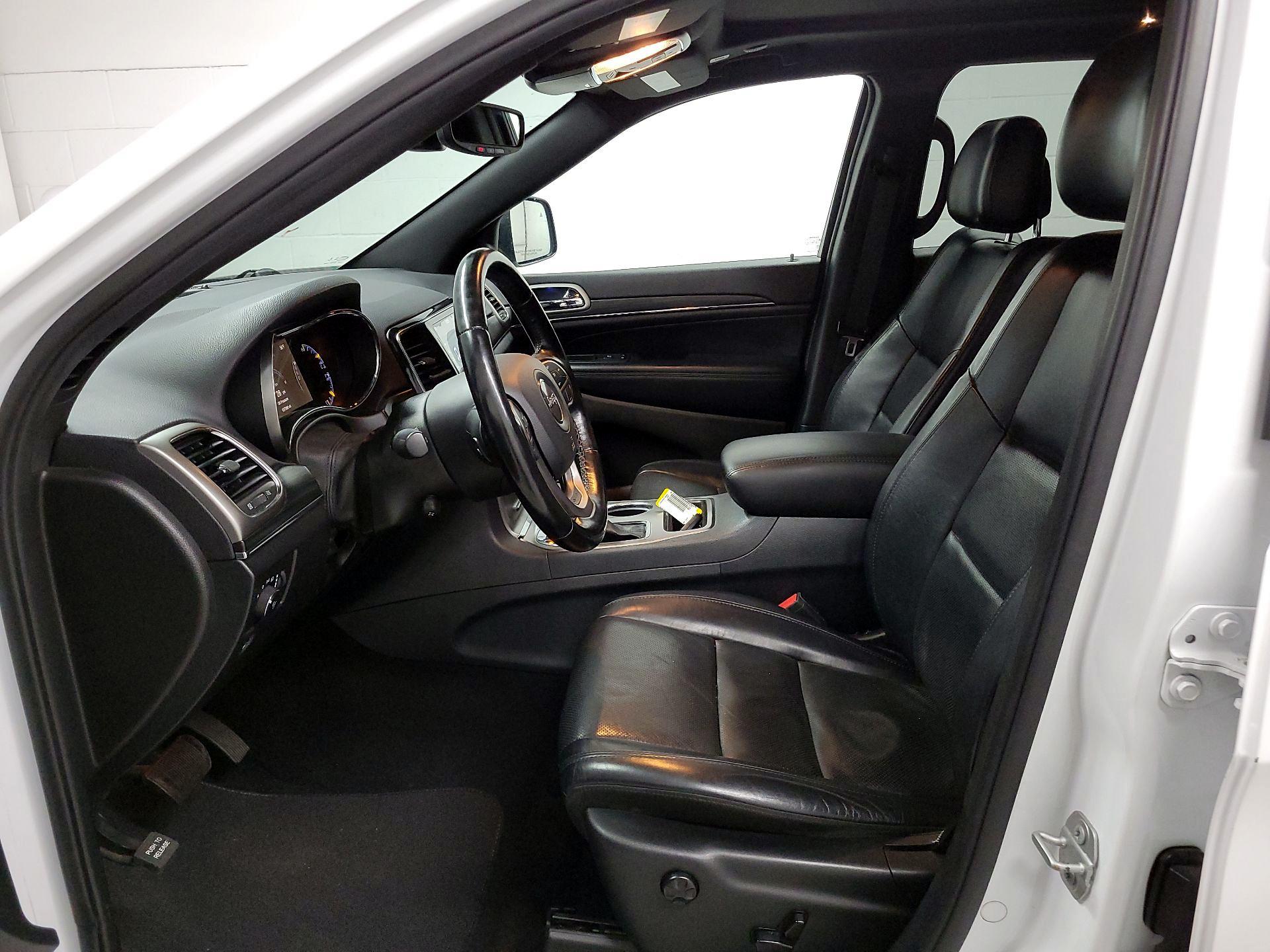 Thumbnail: 2020 Jeep Grand Cherokee - 11