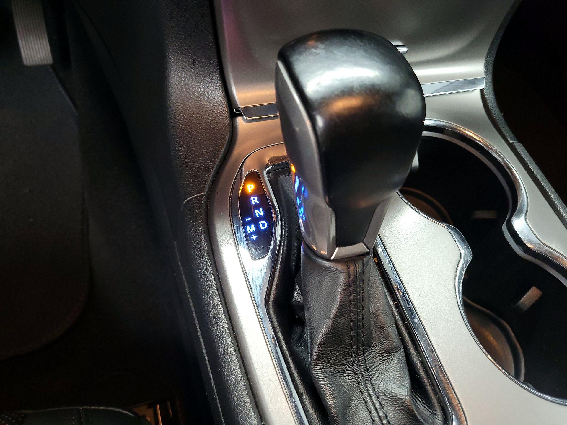 Thumbnail: 2020 Jeep Grand Cherokee - 15