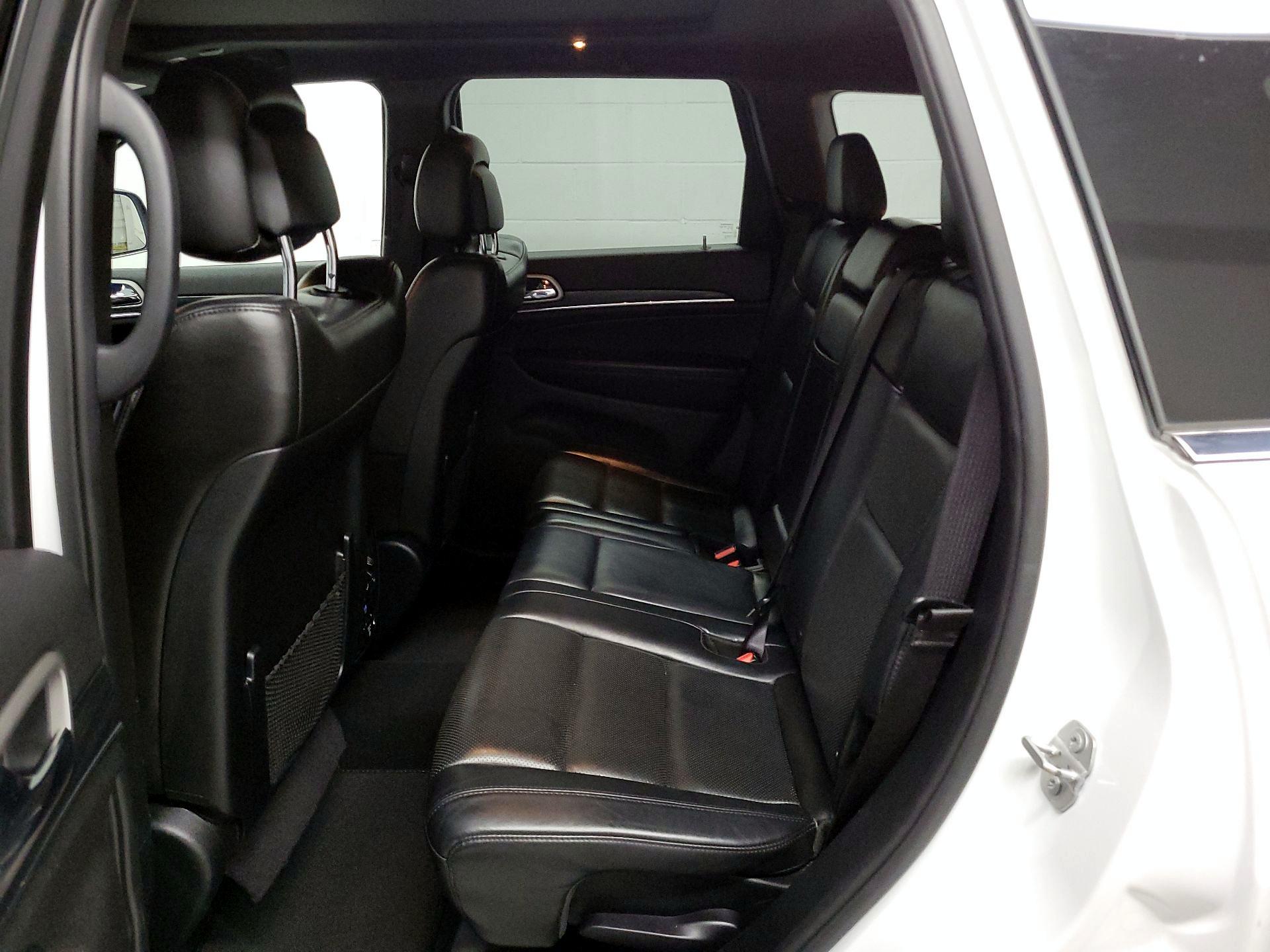 Thumbnail: 2020 Jeep Grand Cherokee - 16