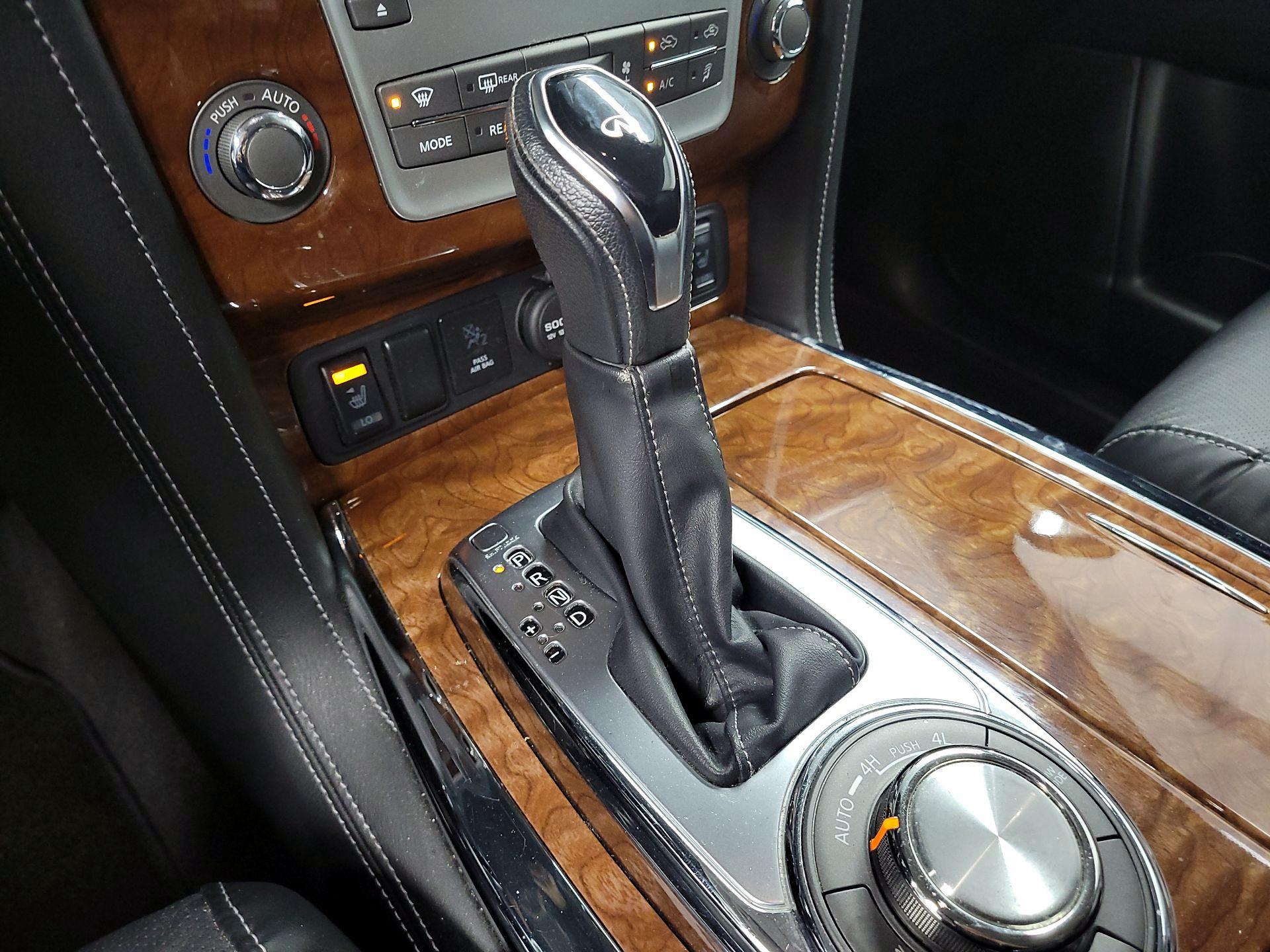 Thumbnail: 2019 INFINITI QX80 - 16