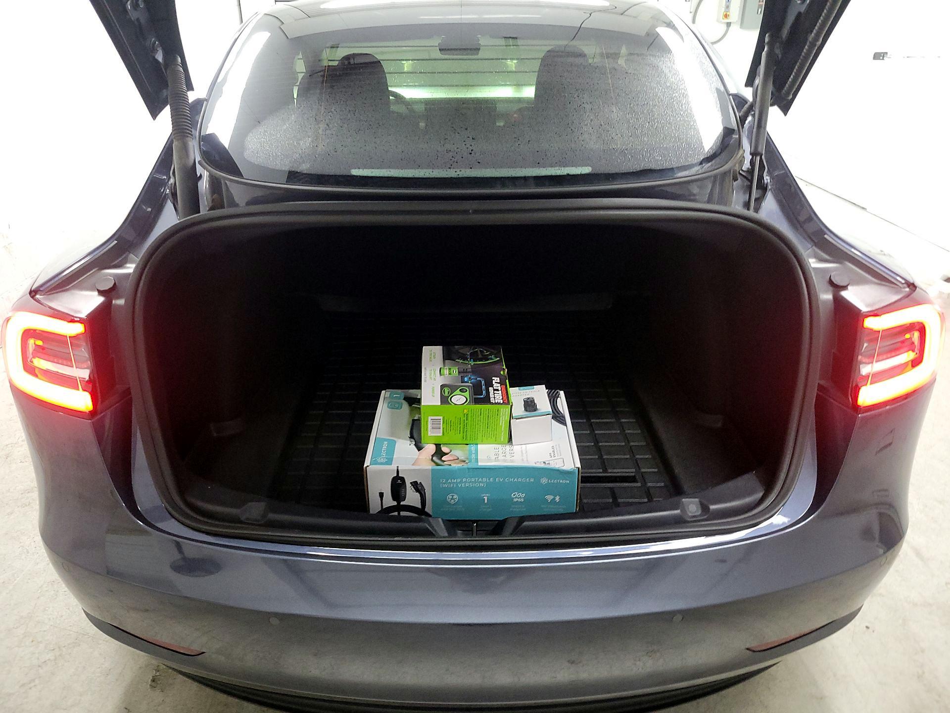 Thumbnail: 2022 Tesla Model 3 - 18