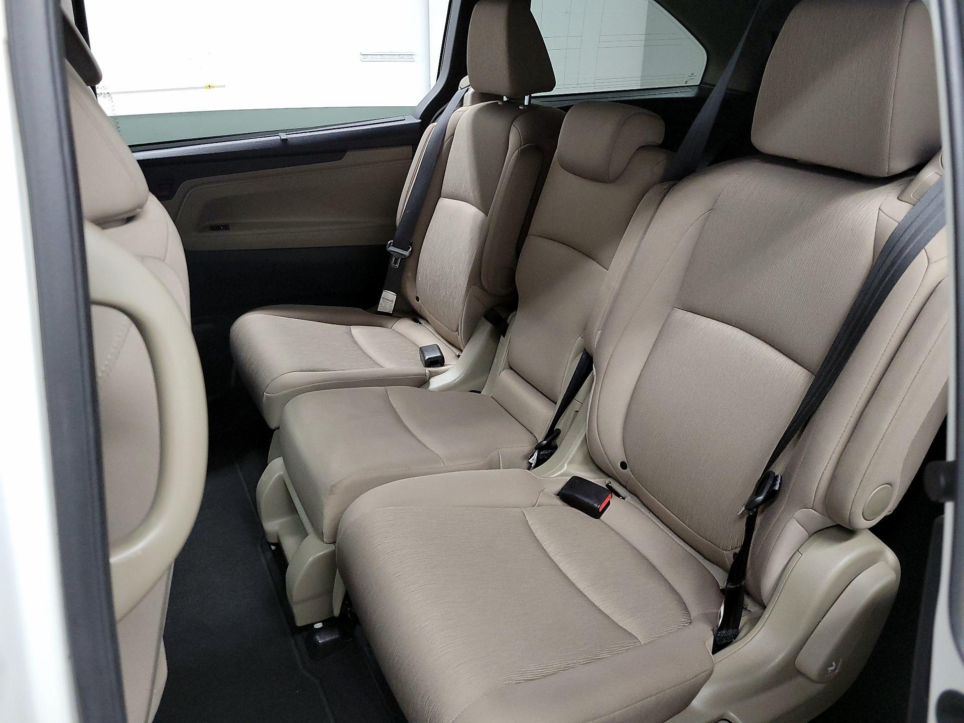 Thumbnail: 2019 Honda Odyssey - 16
