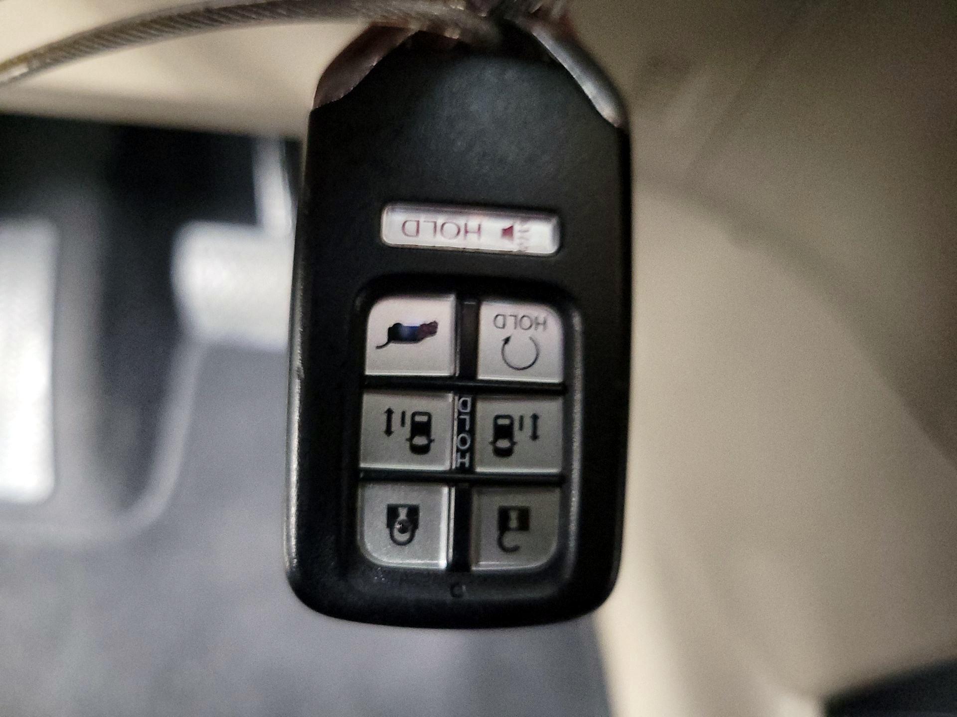 Thumbnail: 2019 Honda Odyssey - 19